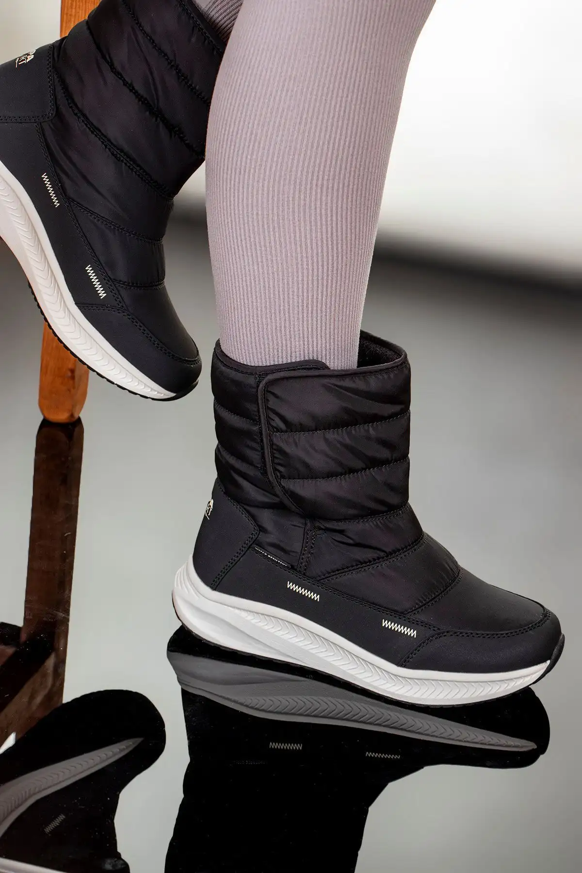 بوت بچگانه چکمه برفی گرم و داخلی پشمی کلارک مناسب برای استفاده زنانه و مردانه 867800000502 - 6648 بوت بچگانه چکمه برفی گرم و داخلی پشمی کلارک مناسب برای استفاده زنانه و مردانه 867800000502 - 6648