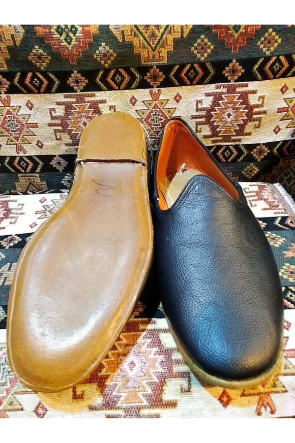 کفش رسمی مردانه یمنی (چاریق) مدل صاف، یمنی چرمی، رنگ مشکی. - 5988