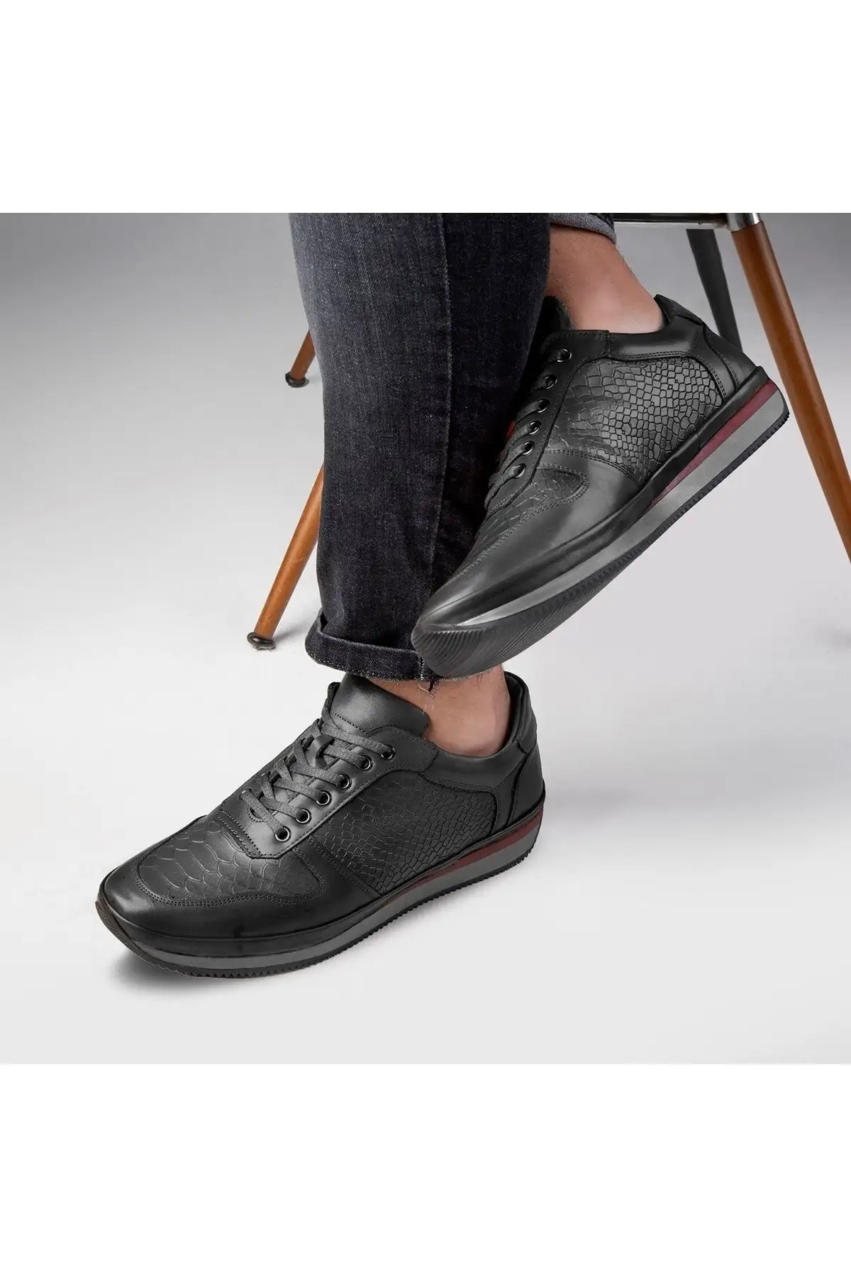 کفش سایز بزرگ مردانه 1.  روزمره  از چرم طبیعی مستر
2.  داخل پشمی
3.  زمستانی پشمی - 5673 کفش سایز بزرگ مردانه 1. روزمره از چرم طبیعی مستر 2. داخل پشمی 3. زمستانی پشمی - 5673