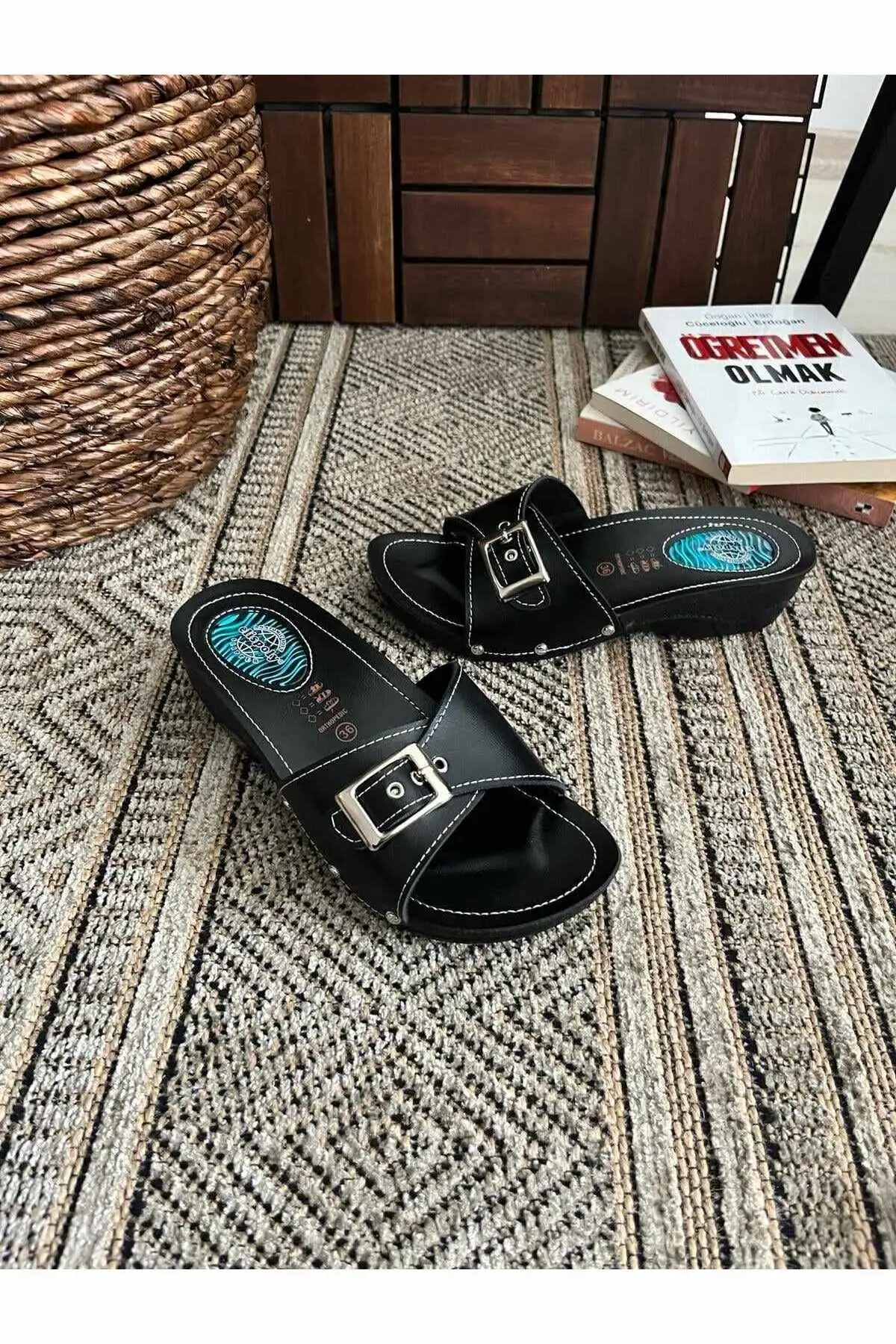 کفش راحتی خانه دمپایی پزشکی زنانه کلاسیک با کفی ژل مناسب برای درمان پاشنهداری - 7008 کفش راحتی خانه دمپایی پزشکی زنانه کلاسیک با کفی ژل مناسب برای درمان پاشنهداری - 7008