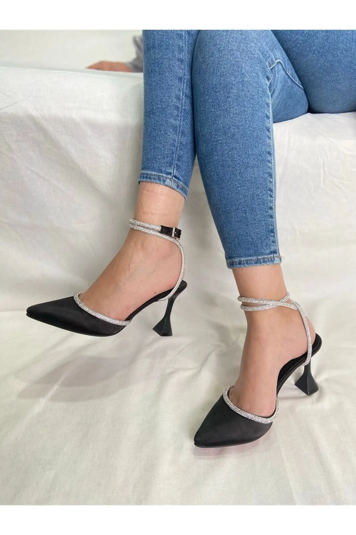 کفش مجلسی زنانه بنددار مچ پا - 5705