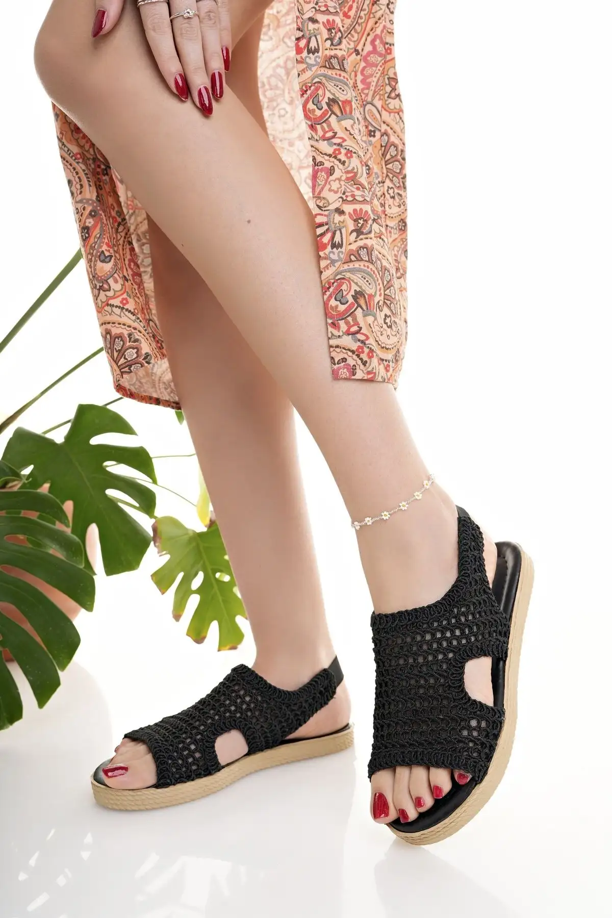 کفش صندل زنانه  بافتنی  مشکی با توری و گلدوزی، جدیدترین مدل مناسب برای تعطیلات تابستانی و سواحل - 6941 کفش صندل زنانه بافتنی مشکی با توری و گلدوزی، جدیدترین مدل مناسب برای تعطیلات تابستانی و سواحل - 6941