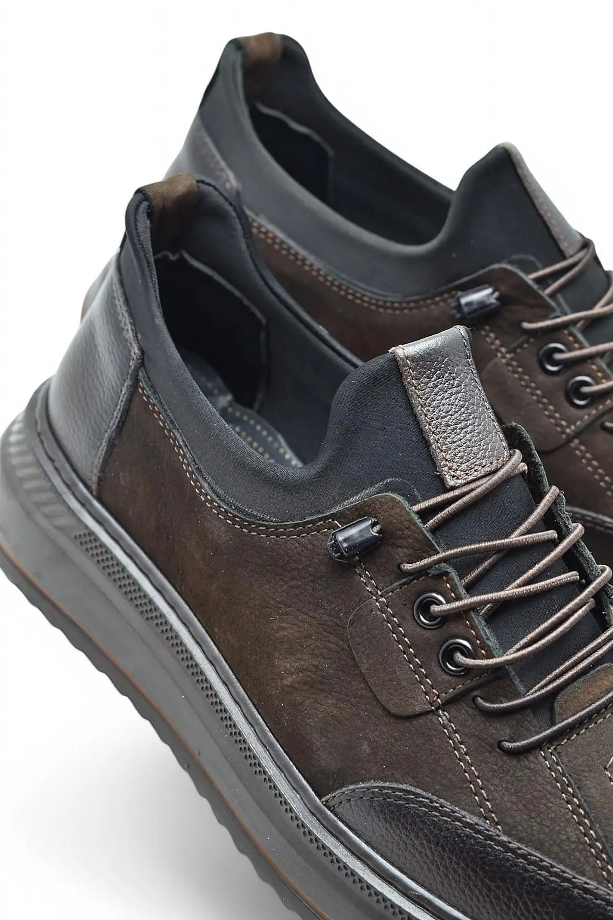 کفش روزمره مردانه تاب ۵۵۰:    با زیره ارتوپدی ژلهای از چرم طبیعی. - 6485 کفش روزمره مردانه تاب ۵۵۰: با زیره ارتوپدی ژلهای از چرم طبیعی. - 6485