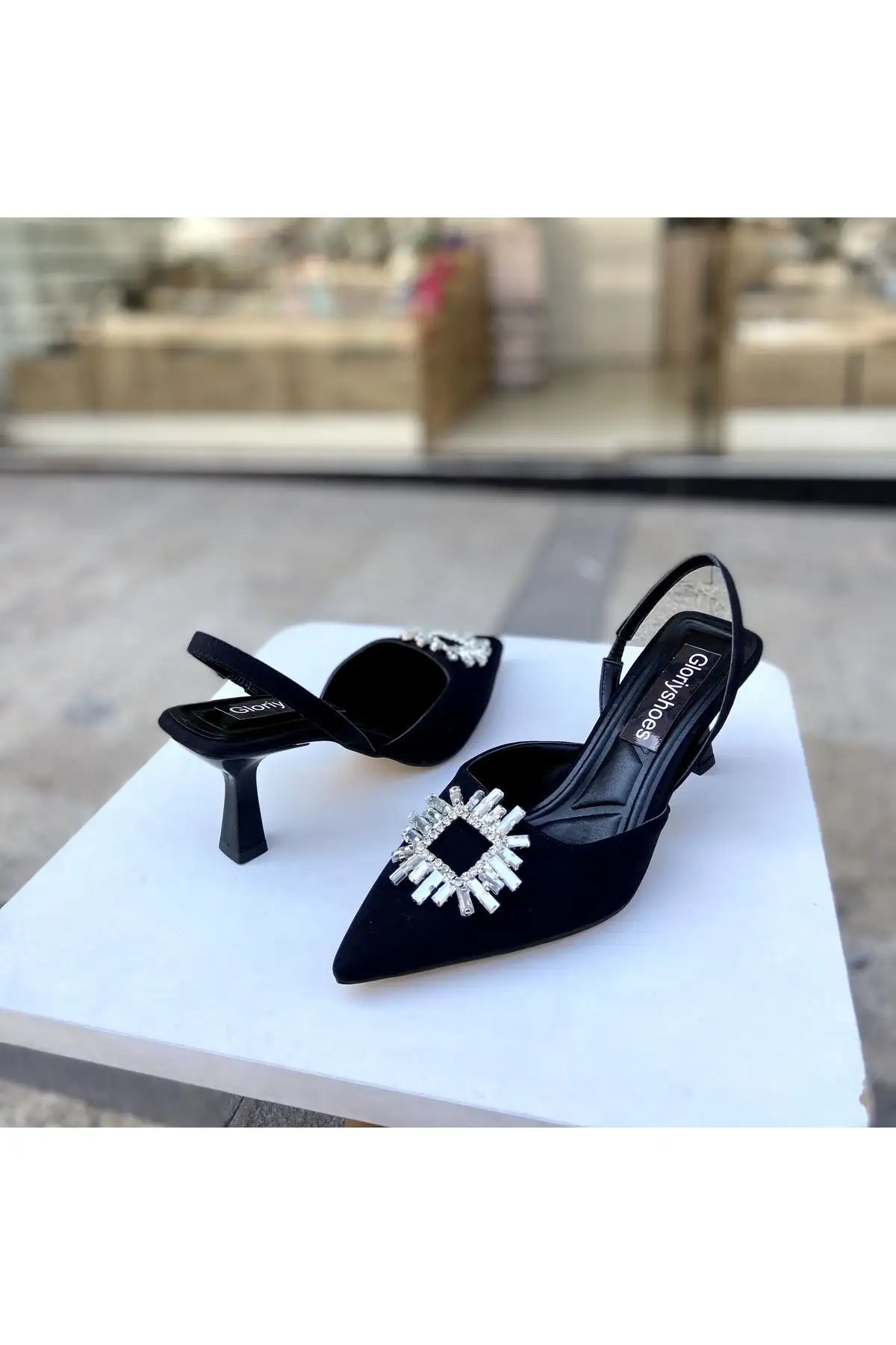 کفش مجلسی زنانه  پاشنه 5 سانتی متر سنگ دار ساتن مشکی 0480 - 6736 کفش مجلسی زنانه پاشنه 5 سانتی متر سنگ دار ساتن مشکی 0480 - 6736