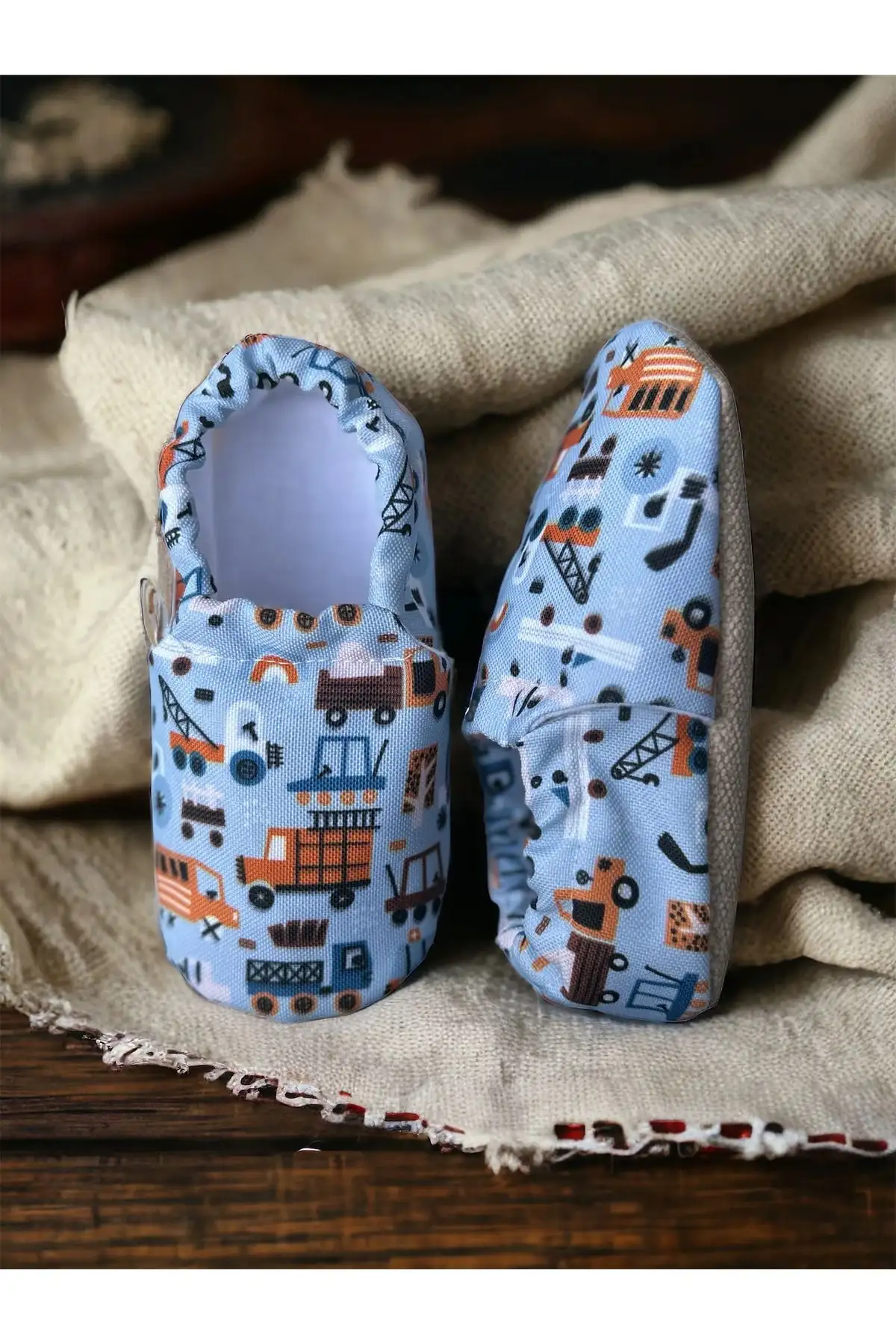 کفش نوزاد پسر 1. راحتی ضد لغزش 2. پاپوش بچه‌گانه از پنبه ارگانیک 3. پاپوش با طرح ماشین‌های صنعتی - 6547