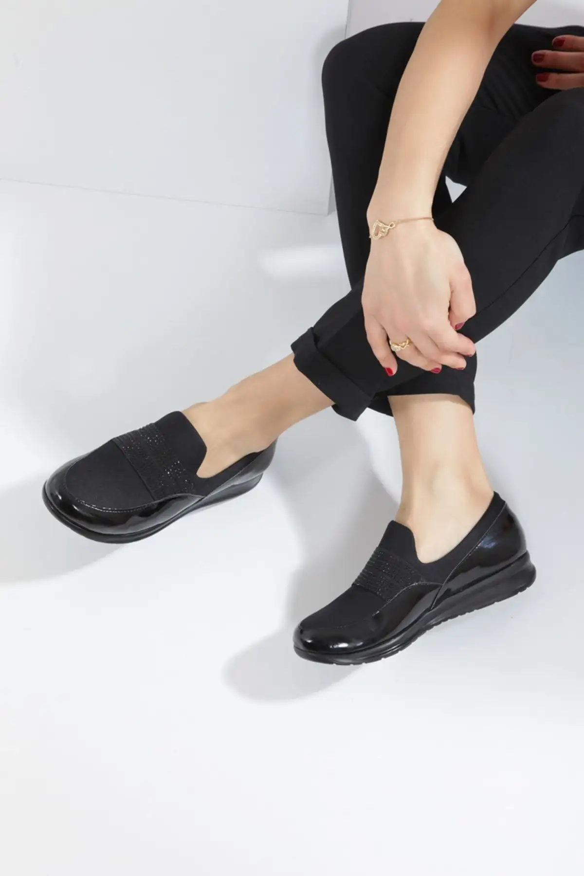 کفش اداری زنانه کلاسیک روزمره با کفی نرم، تمام اورتوپدیک و رنگ مشکی جیر - 6242 کفش اداری زنانه کلاسیک روزمره با کفی نرم، تمام اورتوپدیک و رنگ مشکی جیر - 6242