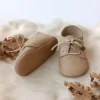 کفش نوزاد پسر مکوسن ی آلفا با چرم طبیعی و قهوه شیری - 5452