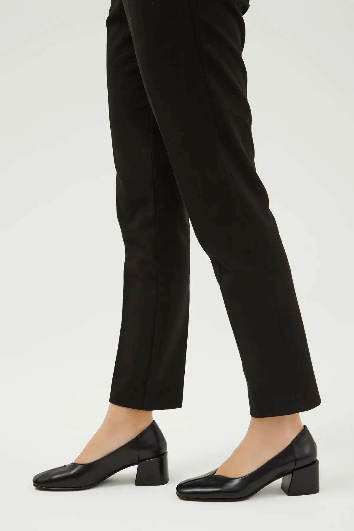 کفش اداری زنانه محصول: چرم اصل 33 2441289-1 بُن آیک Y23 - 6272