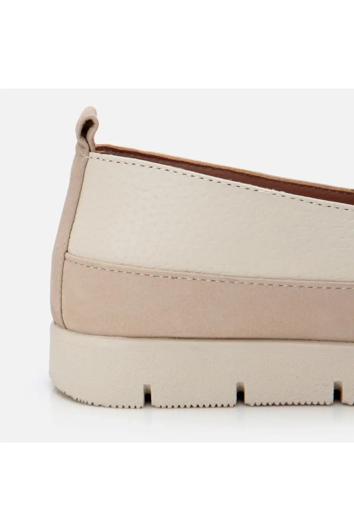 کفش اداری زنانه  راحتی  چرم طبیعی بژ - 6777 کفش اداری زنانه راحتی چرم طبیعی بژ - 6777