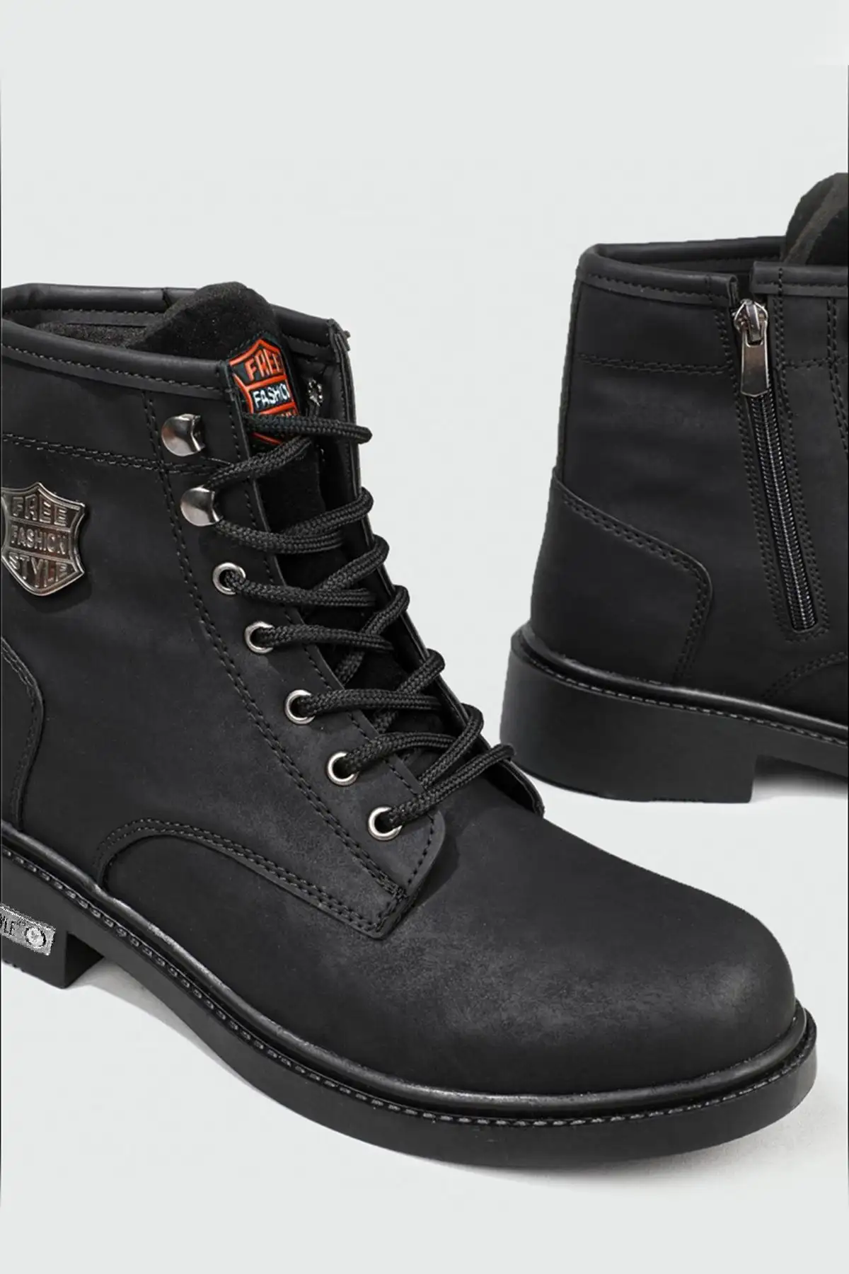 بوت مردانه چکمه پاییزی و زمستانی مشکی یونیسکس با زیره لاستیکی مقاوم مدل Oly-203 - 6665 بوت مردانه چکمه پاییزی و زمستانی مشکی یونیسکس با زیره لاستیکی مقاوم مدل Oly-203 - 6665