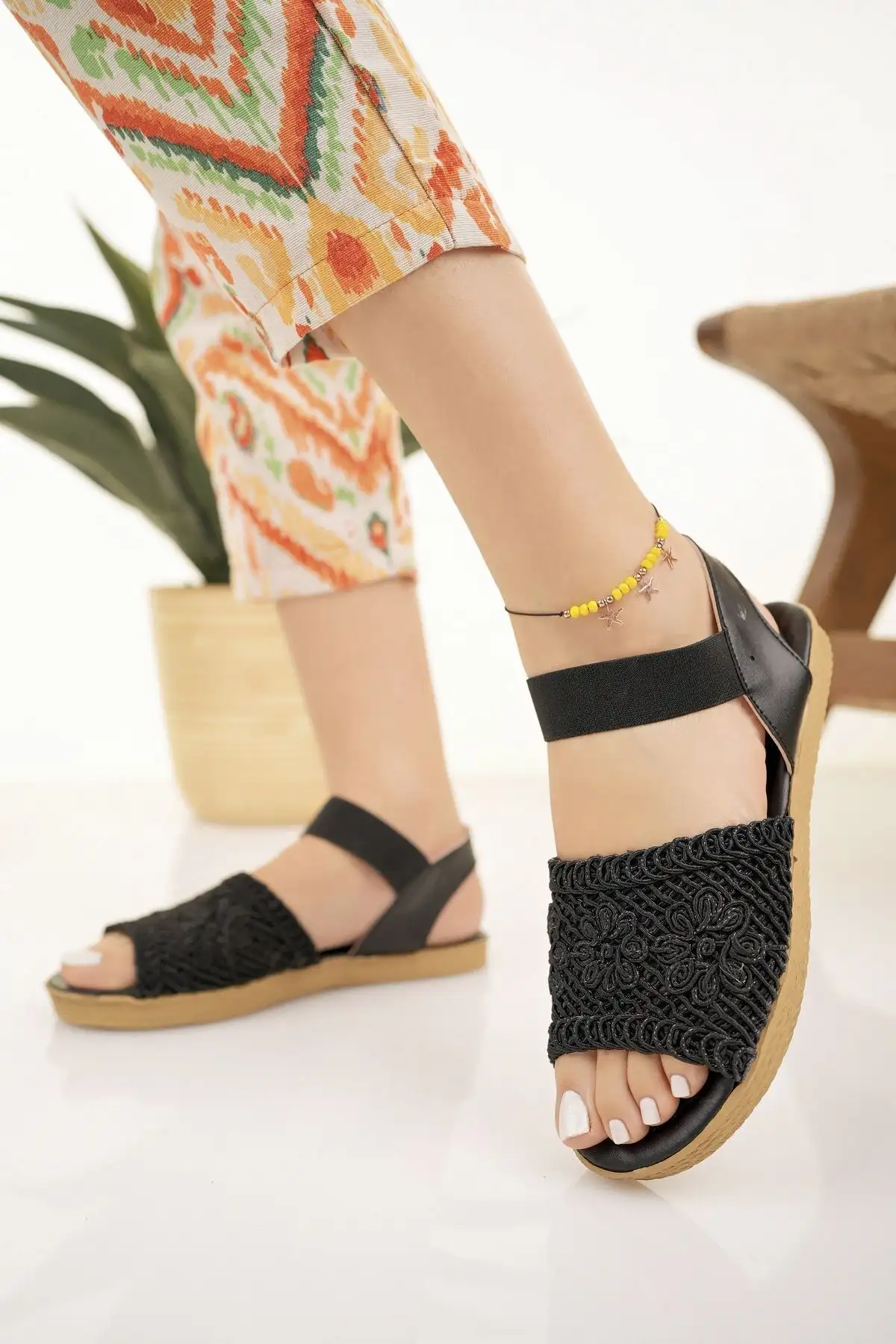 کفش صندل زنانه  بافتنی  مشکی گرهدار دارای گلدوزی، جدیدترین مدل فصل تابستان برای سواحل و تعطیلات - 6942 کفش صندل زنانه بافتنی مشکی گرهدار دارای گلدوزی، جدیدترین مدل فصل تابستان برای سواحل و تعطیلات - 6942