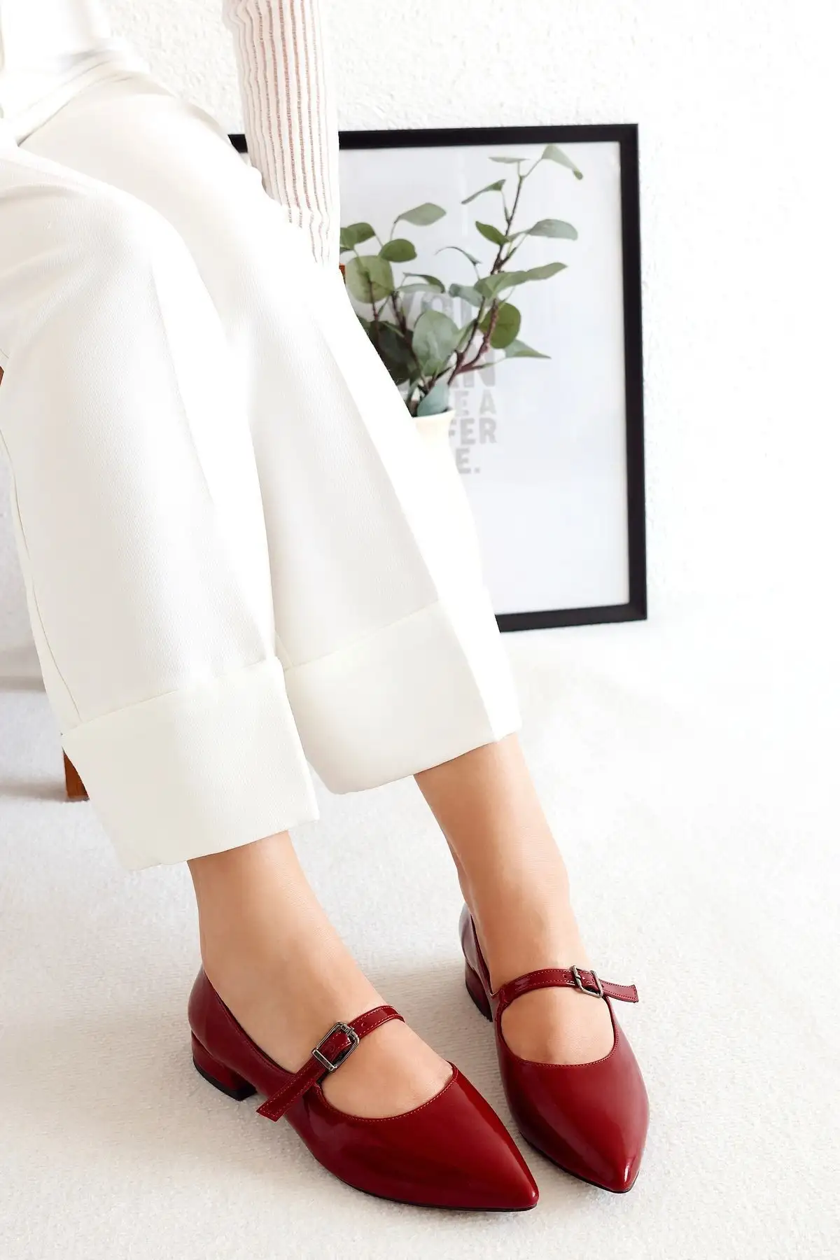 کفش اداری زنانه   پاشنه کوتاه با نوک تیز و پشتی بسته و کلاهدار - 6270 کفش اداری زنانه پاشنه کوتاه با نوک تیز و پشتی بسته و کلاهدار - 6270