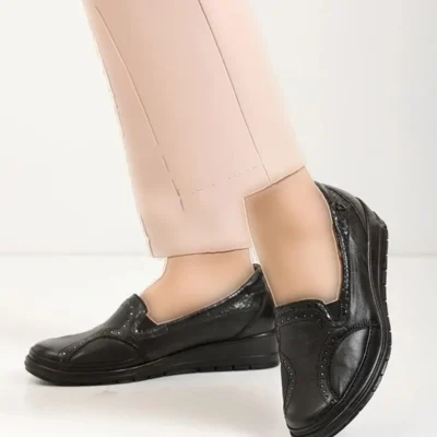 کفش ورزشی روزمره زنانه کژوال مخصوص پای اورتوپدی با بالشتک استخوانی ساخته شده از چرم طبیعی ۲۵۱۰۹ - 5562