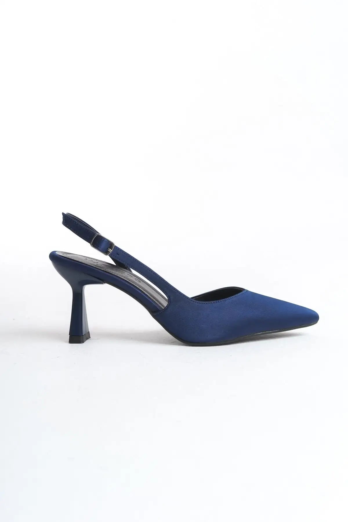 کفش پاشنه‌ بلند زنانه پاشنه سیه‌نا با نوک تیز و پشتی باز به رنگ سرمه‌ای - 6307