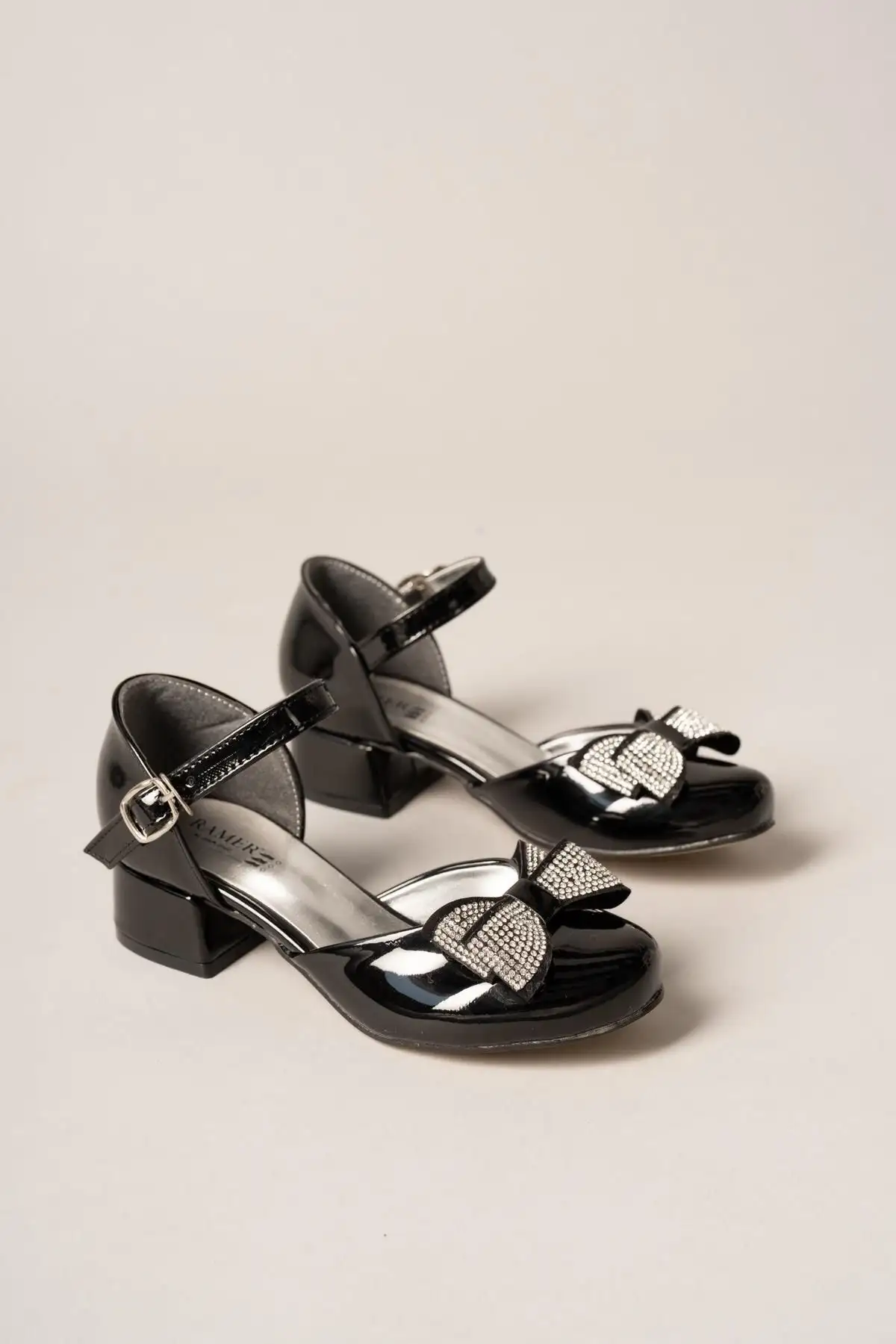 کفش دخترانه با پاپیون و سنگ‌های تزئینی - 5841