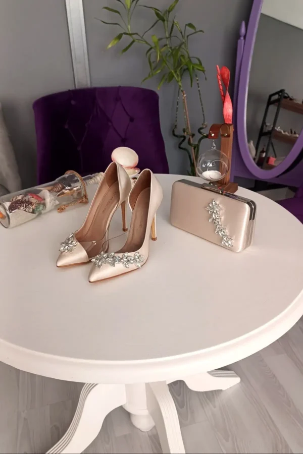 کفش مجلسی زنانه ست کیف و ده عددی، پاشنه‌دار استiletto با ساق شفاف ستاره‌ای 11 سانتی‌متر و تزئین شده با سنگ درخشان. - 6228