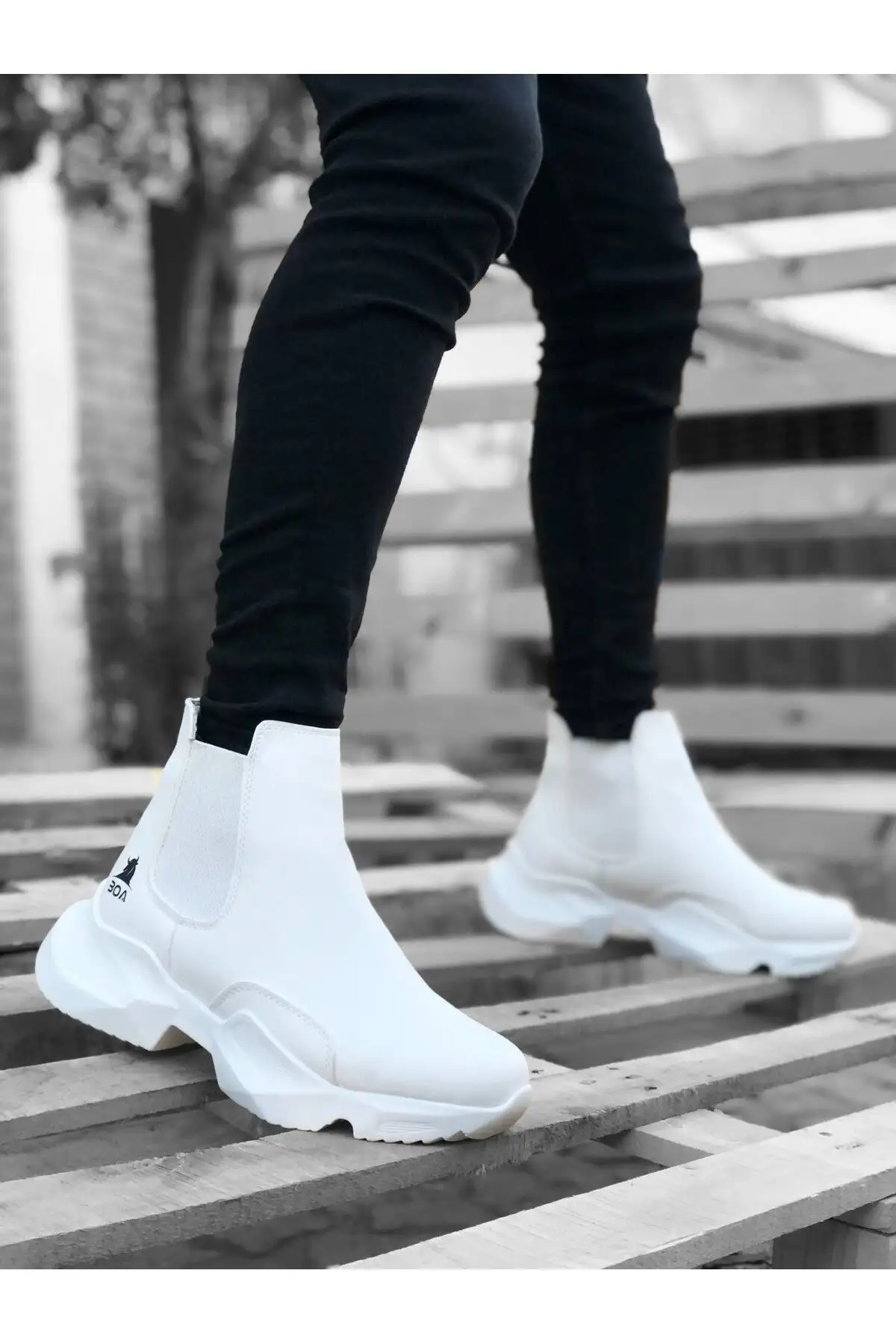 بوت مردانه Ba0444  نیمه ساق سفید  ورزشی راحت با زیره بلند بدون بند - 6157 بوت مردانه Ba0444 نیمه ساق سفید ورزشی راحت با زیره بلند بدون بند - 6157