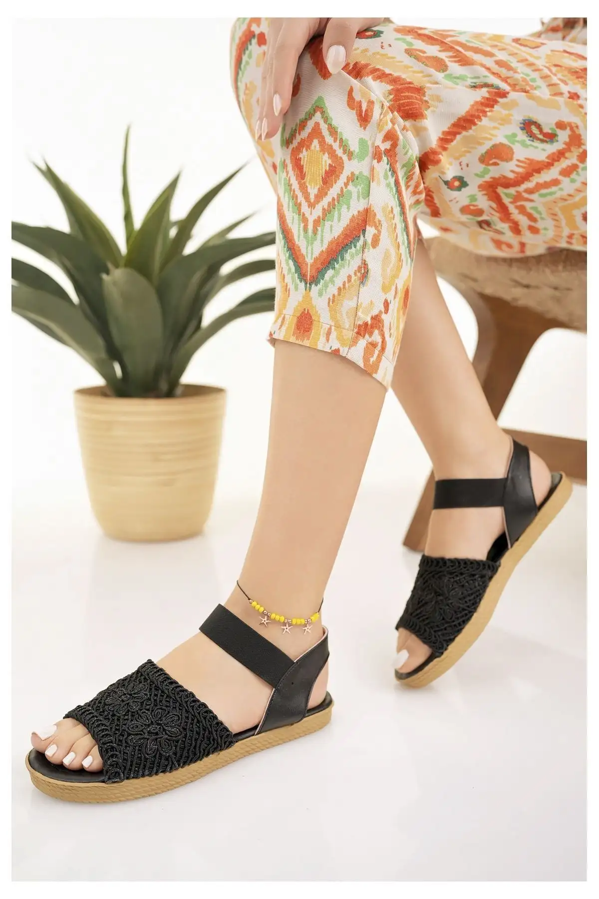 کفش صندل زنانه  بافتنی  مشکی گرهدار دارای گلدوزی، جدیدترین مدل فصل تابستان برای سواحل و تعطیلات - 6942 کفش صندل زنانه بافتنی مشکی گرهدار دارای گلدوزی، جدیدترین مدل فصل تابستان برای سواحل و تعطیلات - 6942