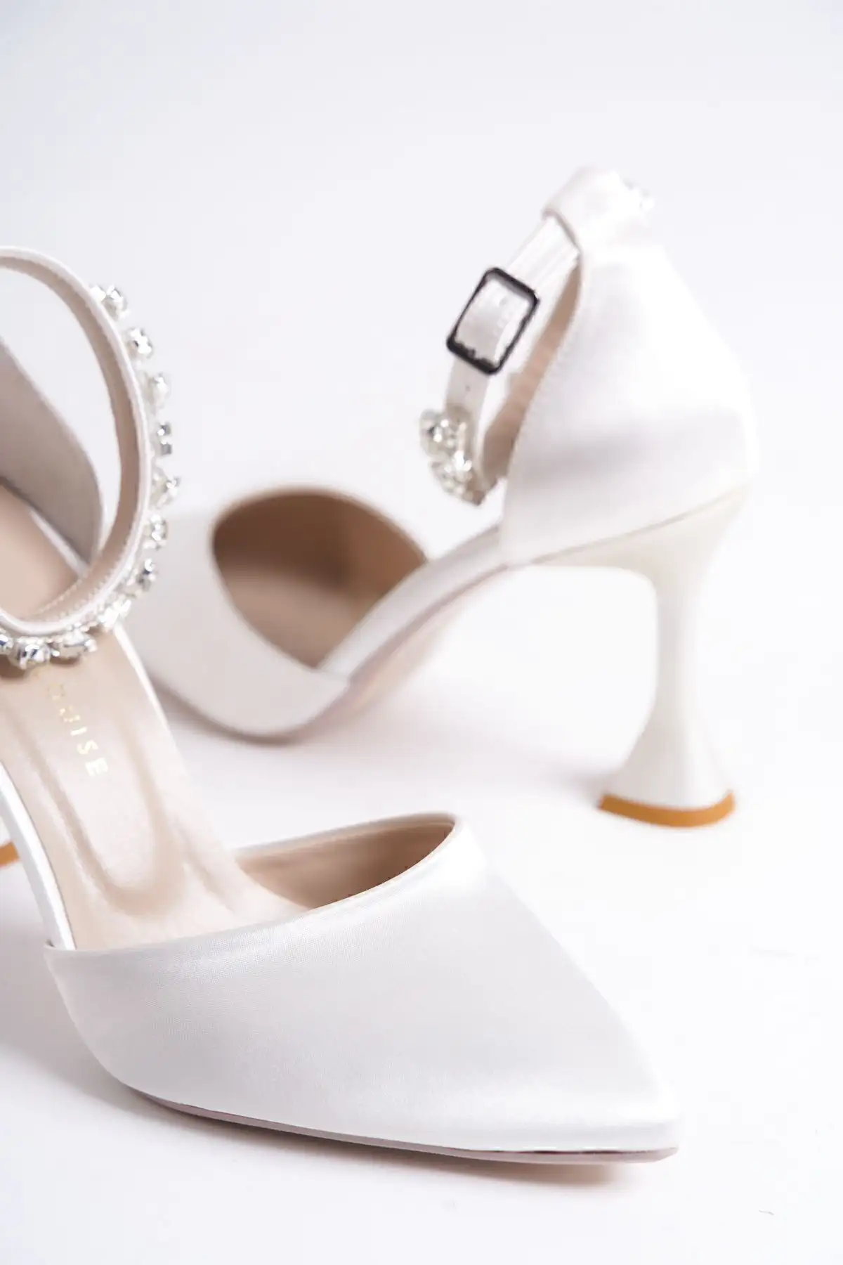 کفش مجلسی زنانه  پاشنهبلند  Satin سفید با سنگهای تزئینی از مچ  - 6735 کفش مجلسی زنانه پاشنهبلند Satin سفید با سنگهای تزئینی از مچ - 6735