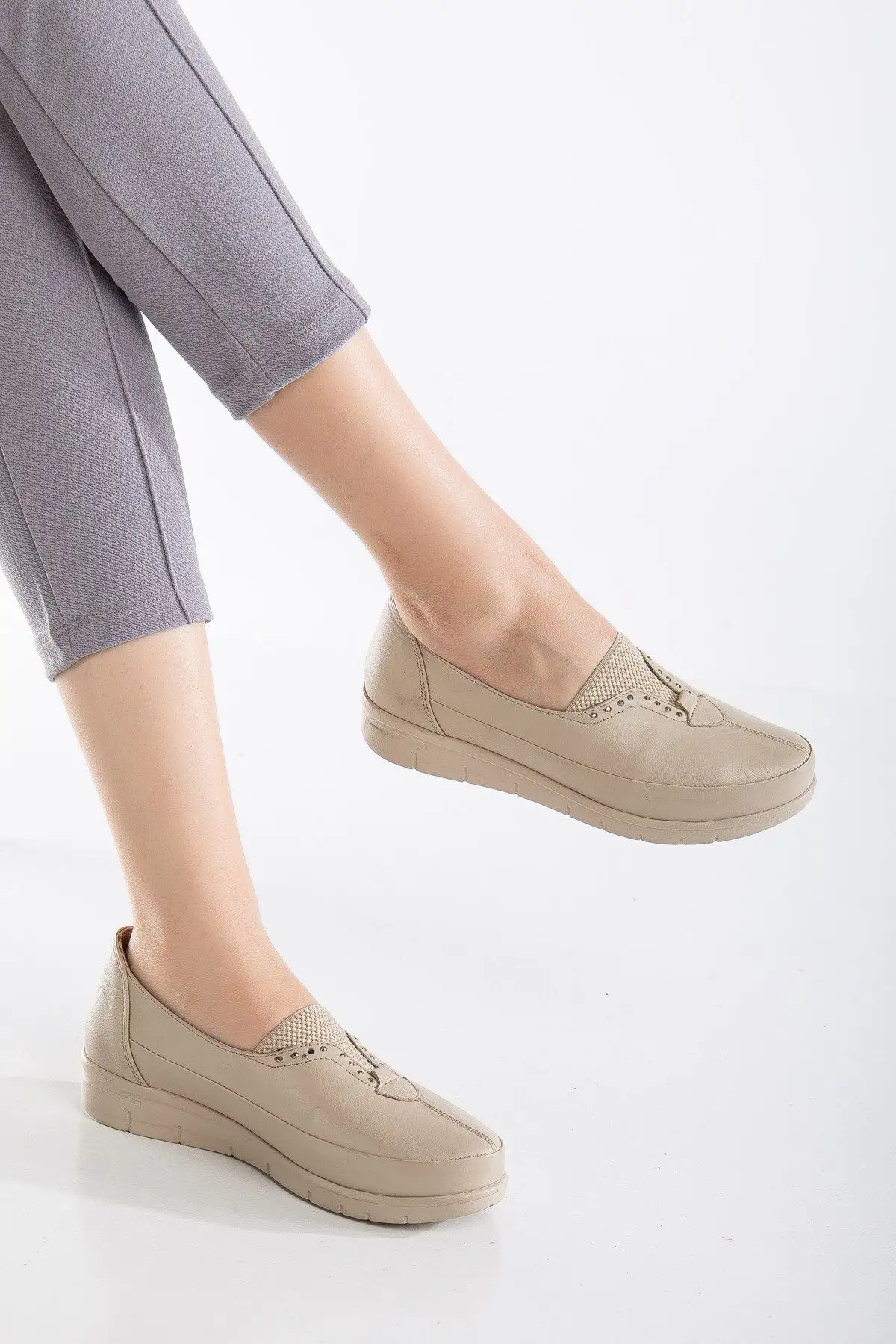 کفش ورزشی روزمره 92102 زنانه اورتپدیک چرم مناسب برای پاشنه‌درد - 5557