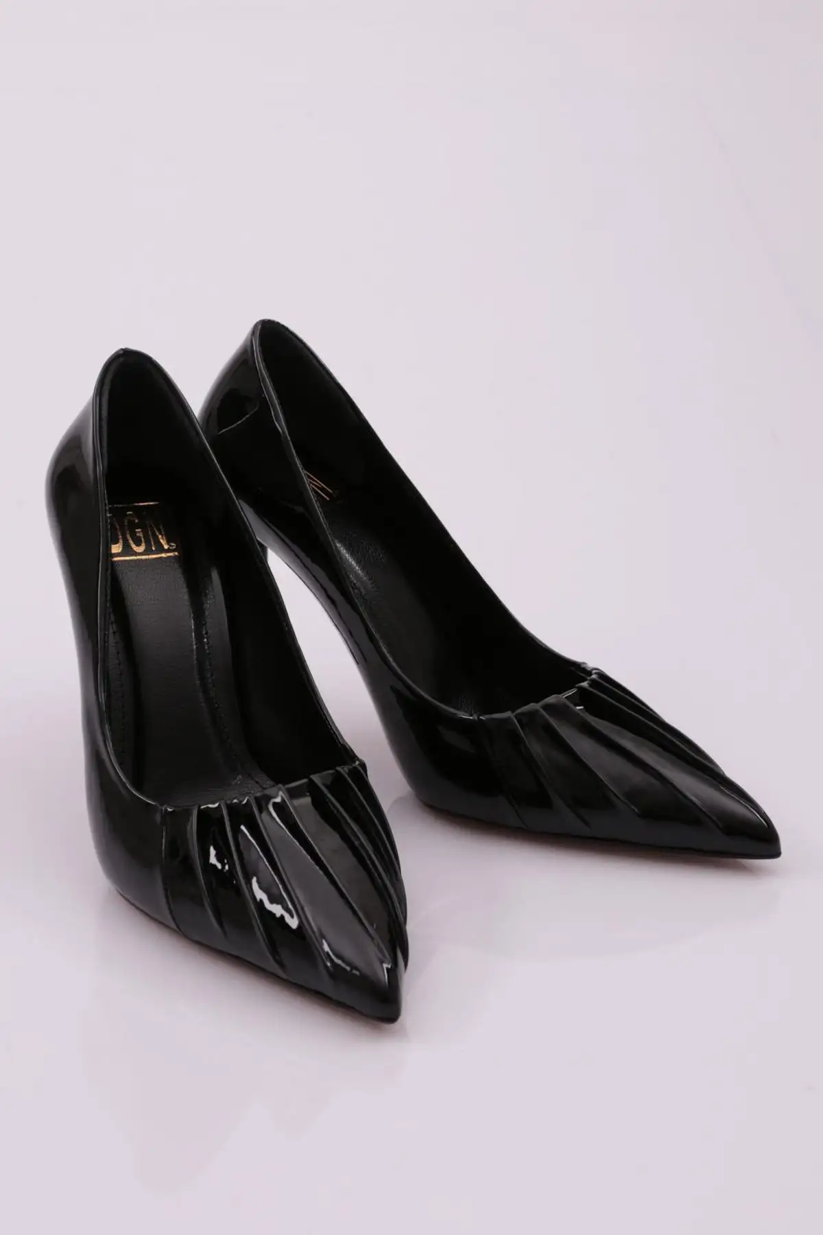 کفش پاشنه بلند زنانه  پاشنه   مشکی لاکچری 2364132859 - 6820 کفش پاشنه بلند زنانه پاشنه مشکی لاکچری 2364132859 - 6820