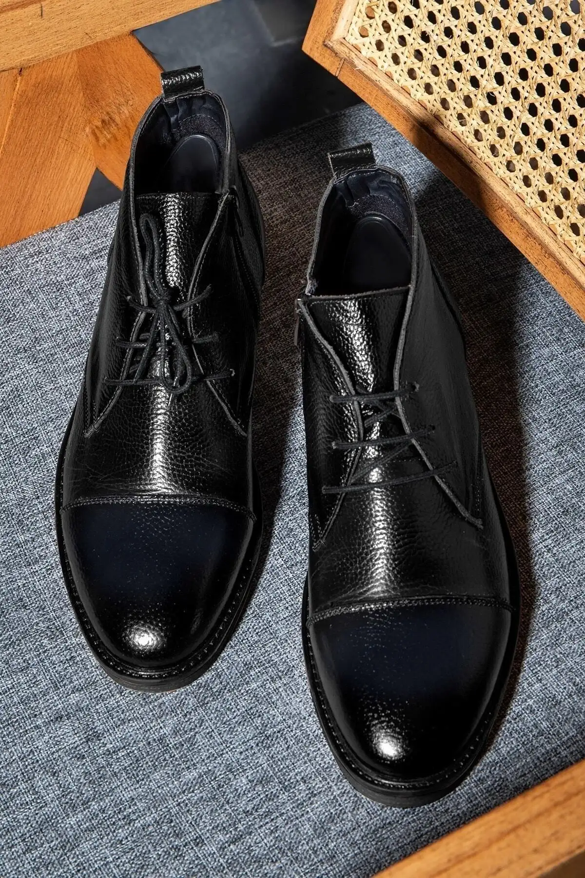 بوت مردانه پوتین روزمره آبی بند دار چرمی اصل با زیپ و زیره ضد لغزش Birmingham - 5585 بوت مردانه پوتین روزمره آبی بند دار چرمی اصل با زیپ و زیره ضد لغزش Birmingham - 5585