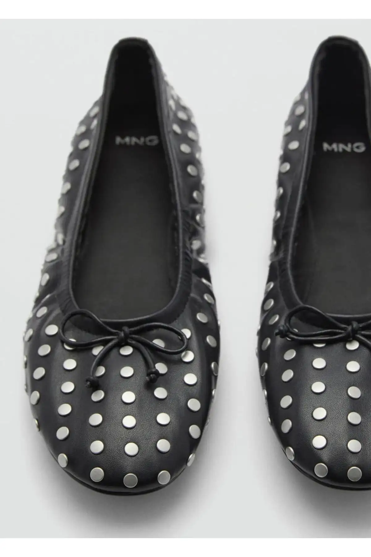 کفش تخت زنانه بافت با جزئیات میخ‌دار - 5804