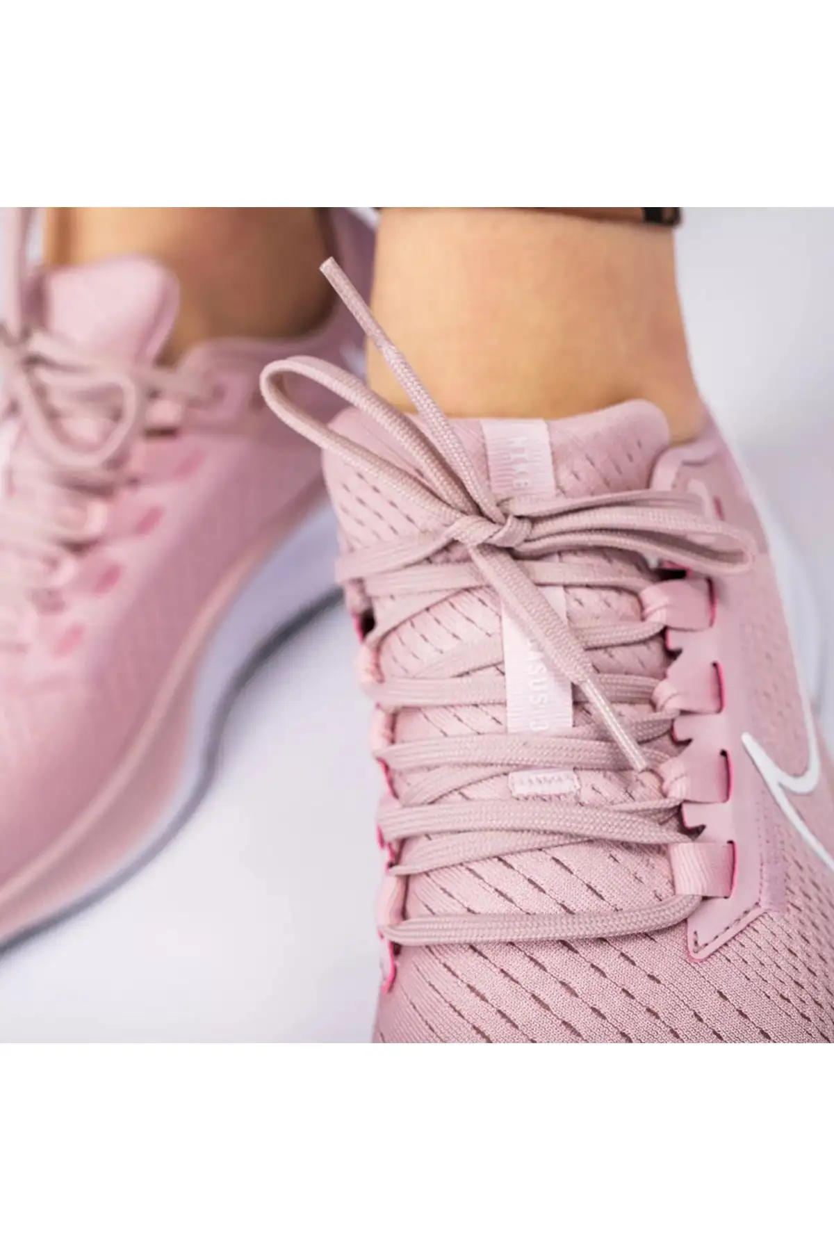 کفش ورزشی روزمره زنانه ایر زوم پگاسوس ۳۸ مدل Cw7358-103 - 7124