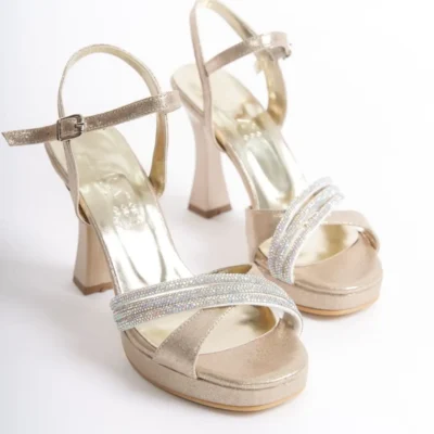 کفش مجلسی زنانه پاشنه‌بلند با کمربند طلایی DR130 - 5690