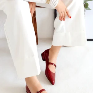 کفش اداری زنانه پاشنه کوتاه با نوک تیز و پشتی بسته و کلاه‌دار - 6270