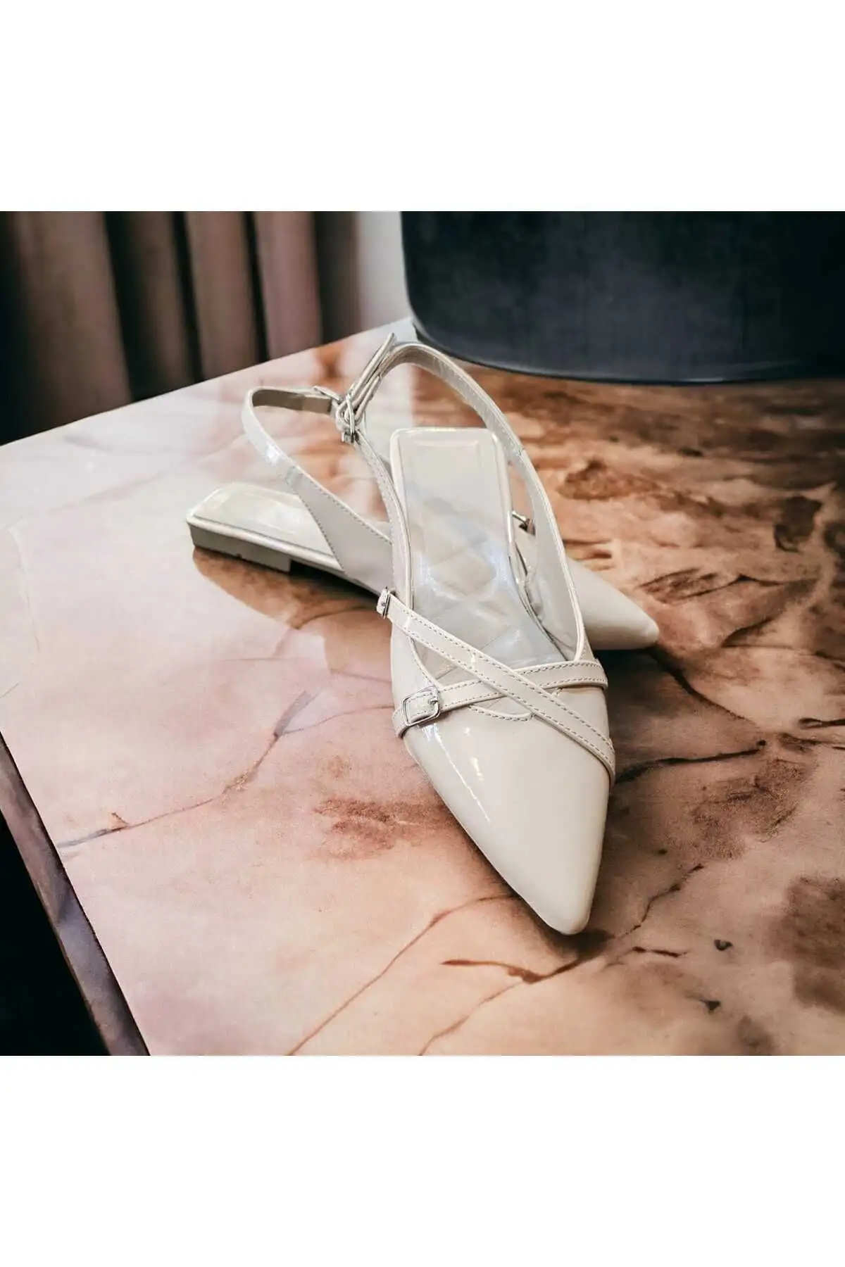 کفش مجلسی زنانه   رنگ بژ با بند کراس جدید فصل - 5688 کفش مجلسی زنانه رنگ بژ با بند کراس جدید فصل - 5688