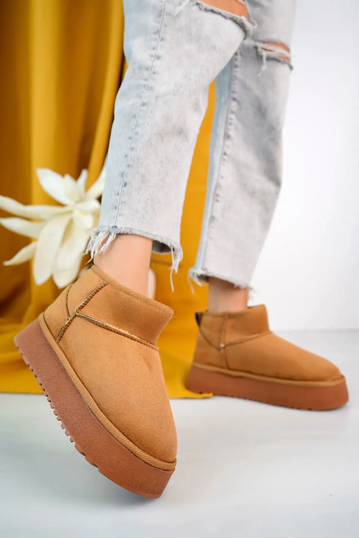 بوت و نیم بوت زنانه ی براق کتانی کتاه با زیره ضخیم داخلی پشمی سینا - 5614 بوت و نیم بوت زنانه ی براق کتانی کتاه با زیره ضخیم داخلی پشمی سینا - 5614