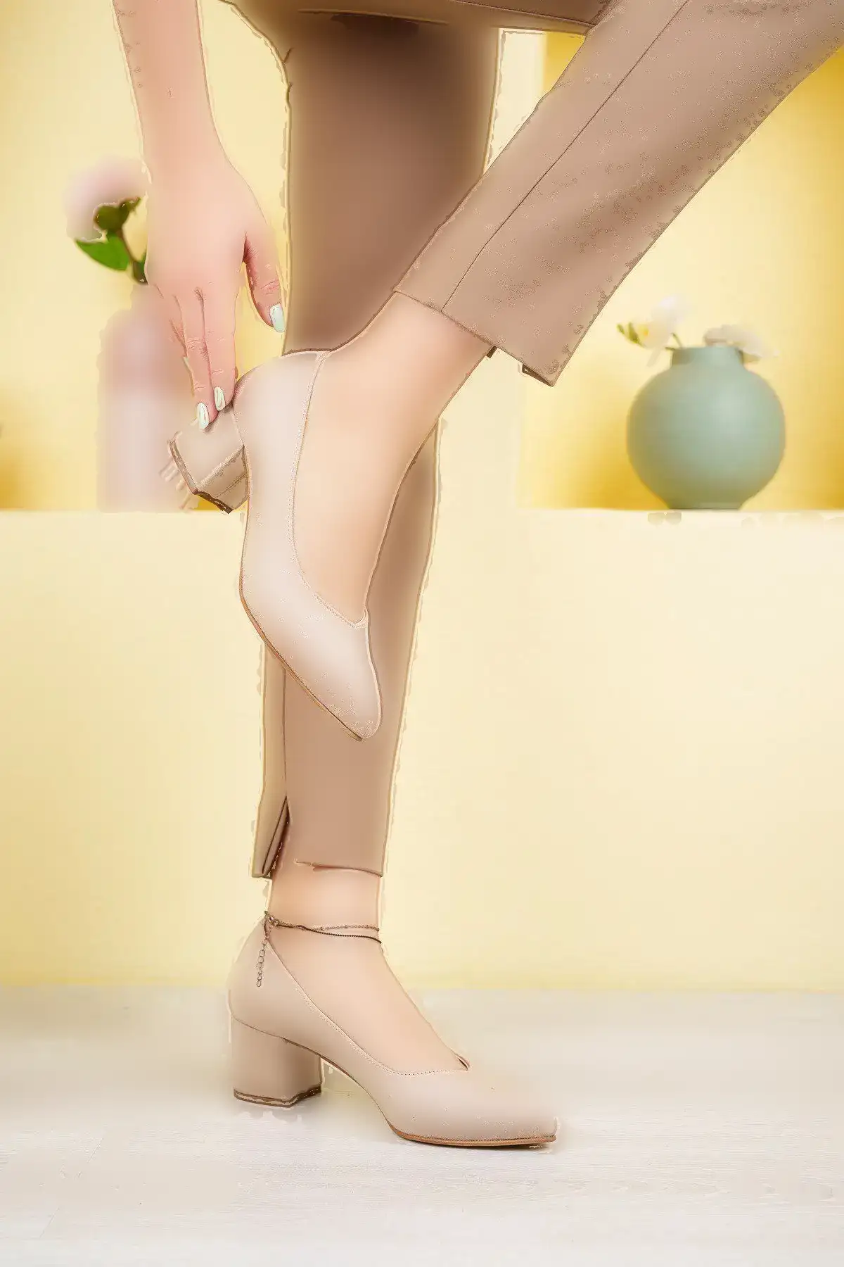 کفش اداری زنانه   نود سوئید شیک روزمره راحت با پاشنه کوتاه ۵ سانتیمتر - 6257 کفش اداری زنانه نود سوئید شیک روزمره راحت با پاشنه کوتاه ۵ سانتیمتر - 6257