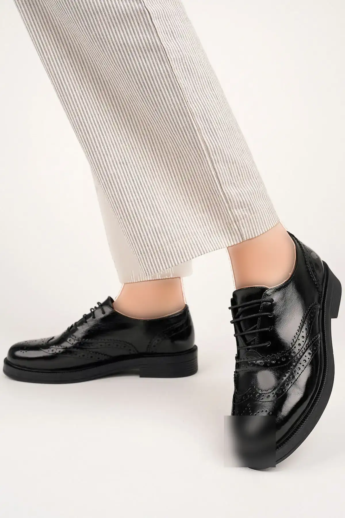 کفش اداری زنانه  آکسفورد  با رویه چرم طبیعی مشکی براق،  آکسفورد  مشکی چرم نرم و چروکیده - 5712 کفش اداری زنانه آکسفورد با رویه چرم طبیعی مشکی براق، آکسفورد مشکی چرم نرم و چروکیده - 5712