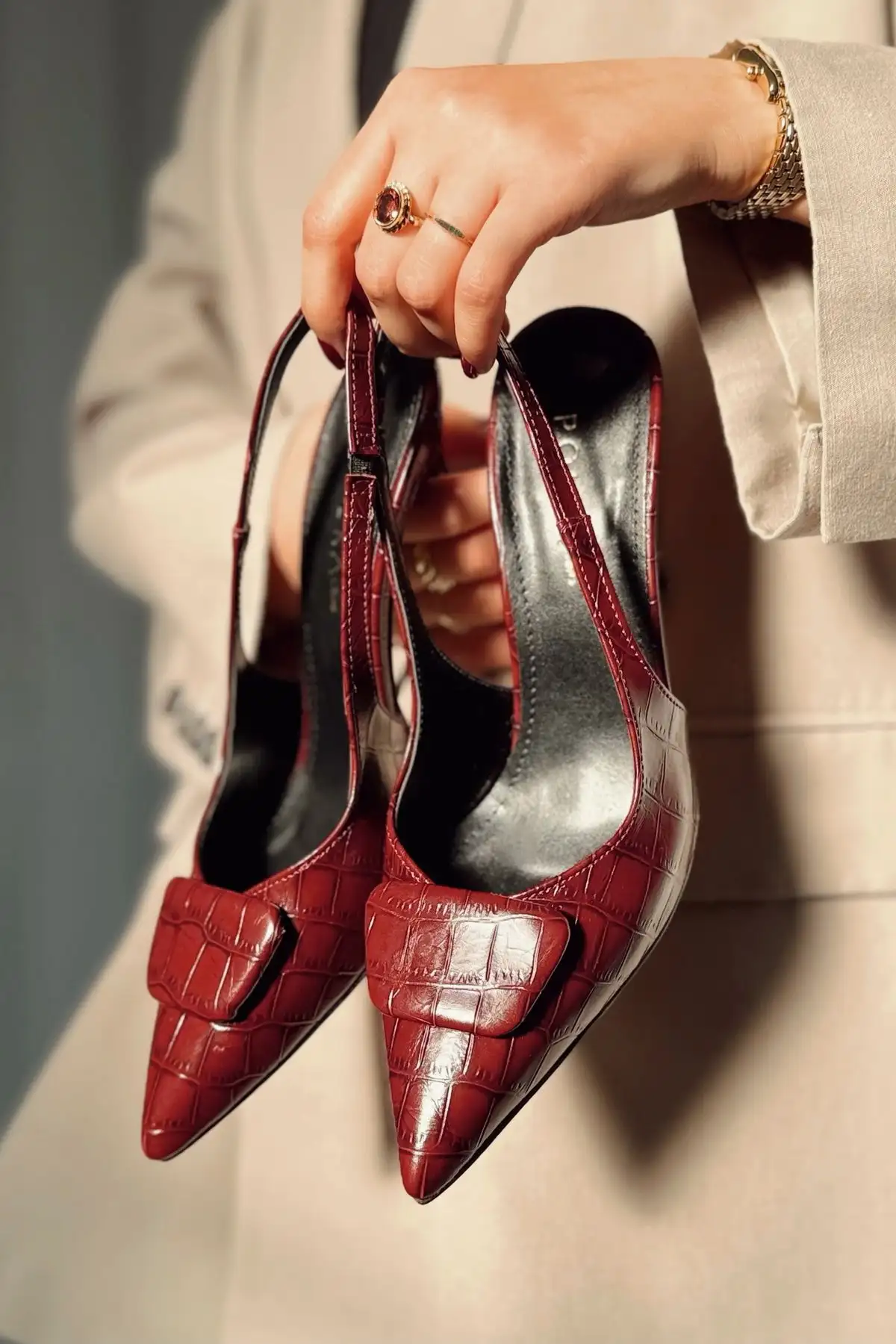 کفش اداری زنانه  پاشنه بلند  با نوک تیز و عقب باز، مدل ویرل توکا، مناسب برای مهمانیها و مراسمات رسمی. - 6266 کفش اداری زنانه پاشنه بلند با نوک تیز و عقب باز، مدل ویرل توکا، مناسب برای مهمانیها و مراسمات رسمی. - 6266