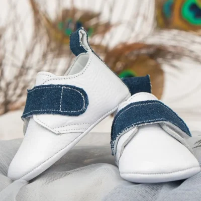 کفش نوزاد پسر بچگانه با جزئیات جین و چرم مات سفید - 7145