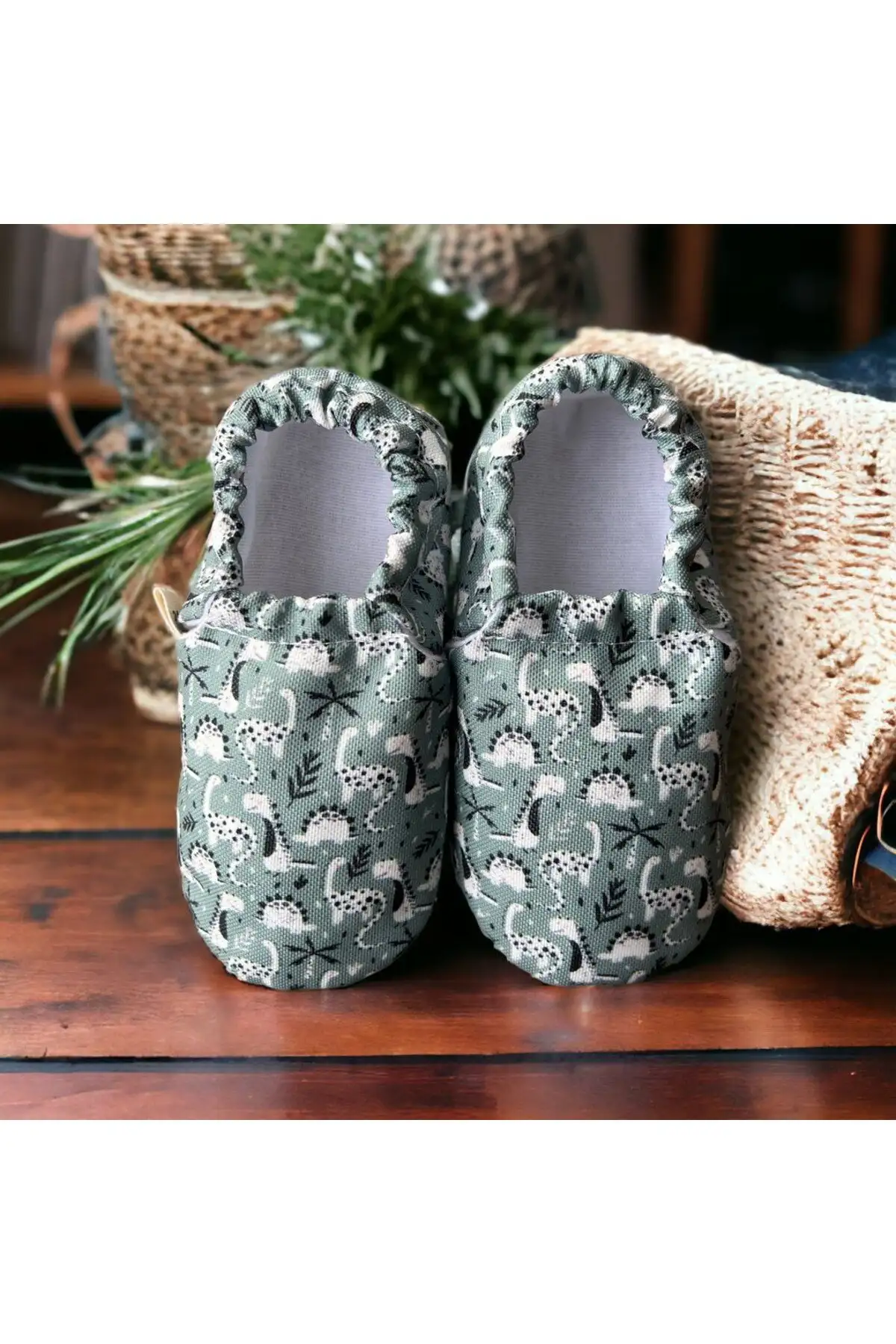 کفش نوزاد پسر پاپوش کودک ارگانیک پنبهای دایناسور سبز - 5472 کفش نوزاد پسر پاپوش کودک ارگانیک پنبهای دایناسور سبز - 5472