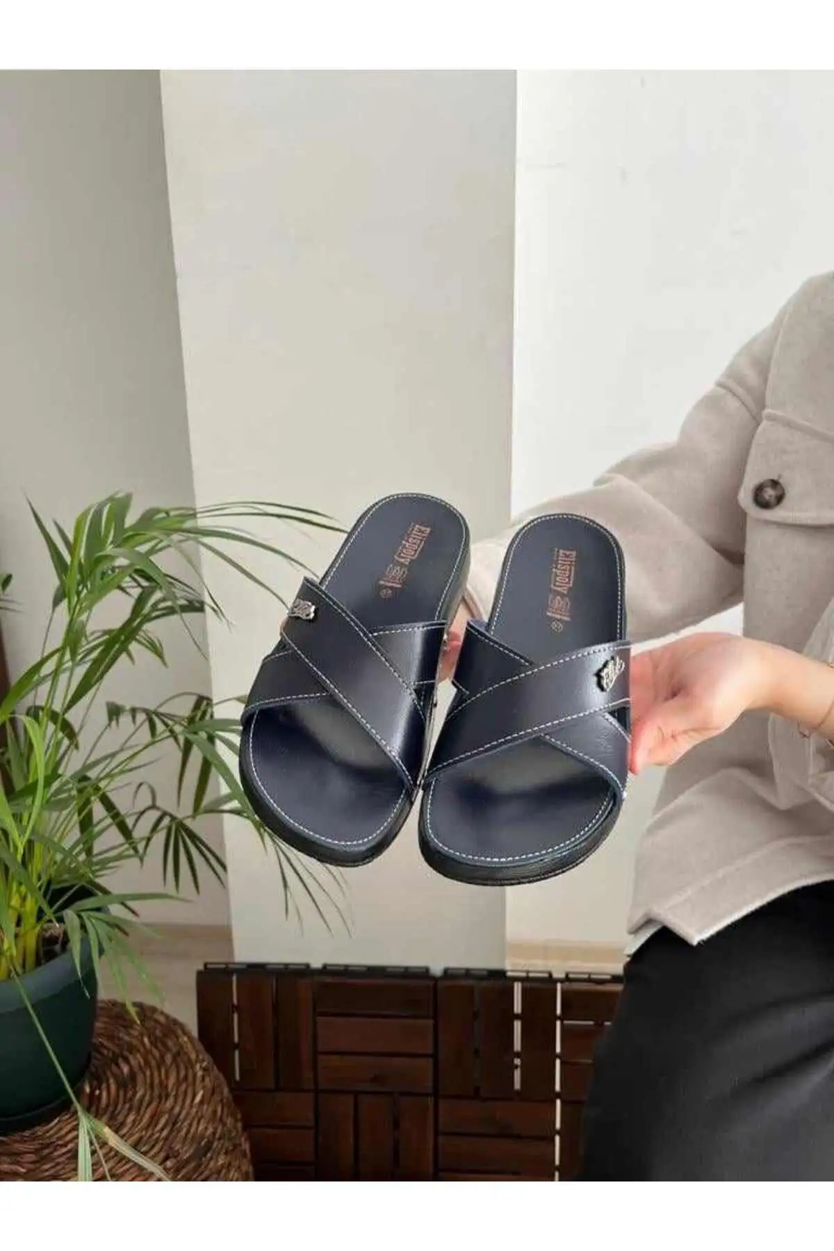 کفش راحتی خانه   زنانه با کفی آناتومیک، پزشکی، اورتوتیک، کلاسیک و طراحی متقابل، دمپایی مادر، دمپایی خیابانی - 7004 کفش راحتی خانه زنانه با کفی آناتومیک، پزشکی، اورتوتیک، کلاسیک و طراحی متقابل، دمپایی مادر، دمپایی خیابانی - 7004