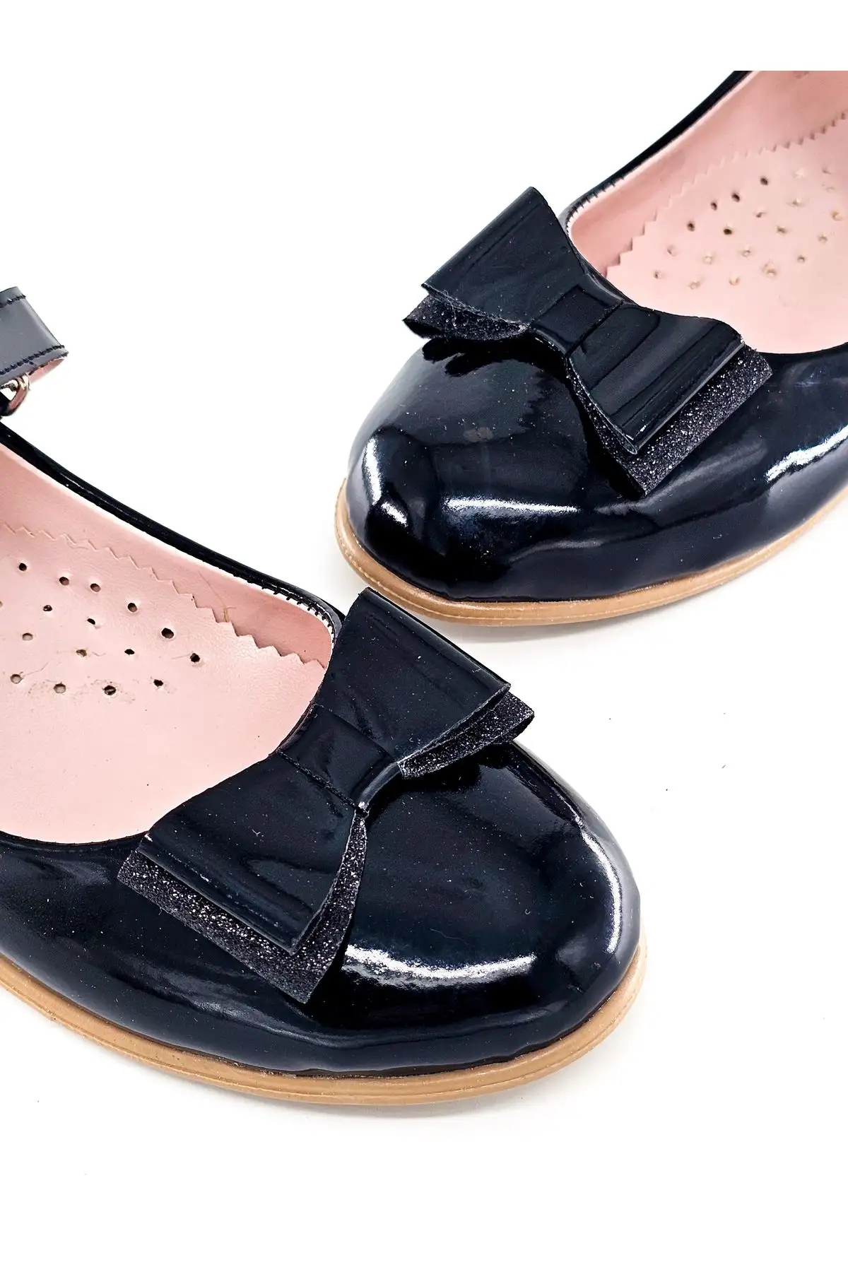 کفش دخترانه  باله  با پاشنه پزشکی و زیره براق - 5844 کفش دخترانه باله با پاشنه پزشکی و زیره براق - 5844