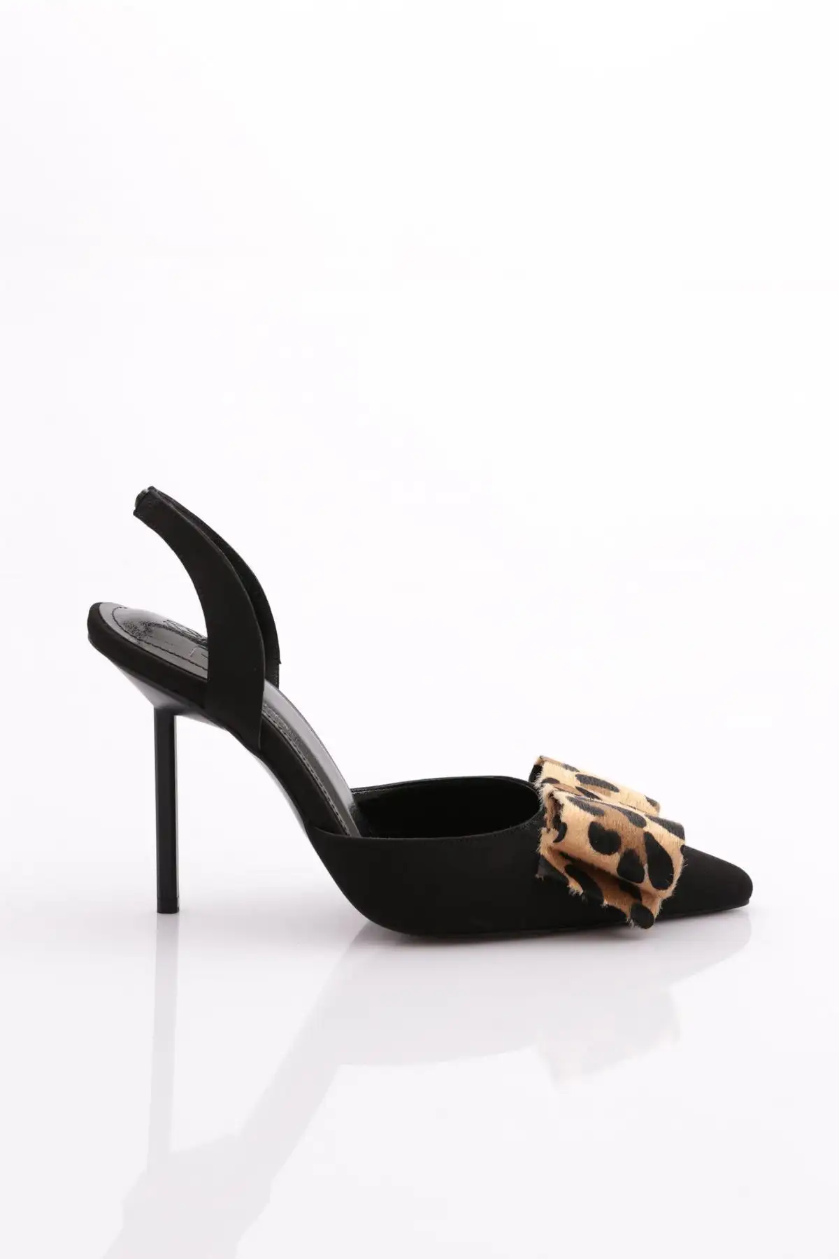 کفش پاشنه بلند زنانه  دار کلاسیک  مشکی ساتن 56593557 - 6807 کفش پاشنه بلند زنانه دار کلاسیک مشکی ساتن 56593557 - 6807