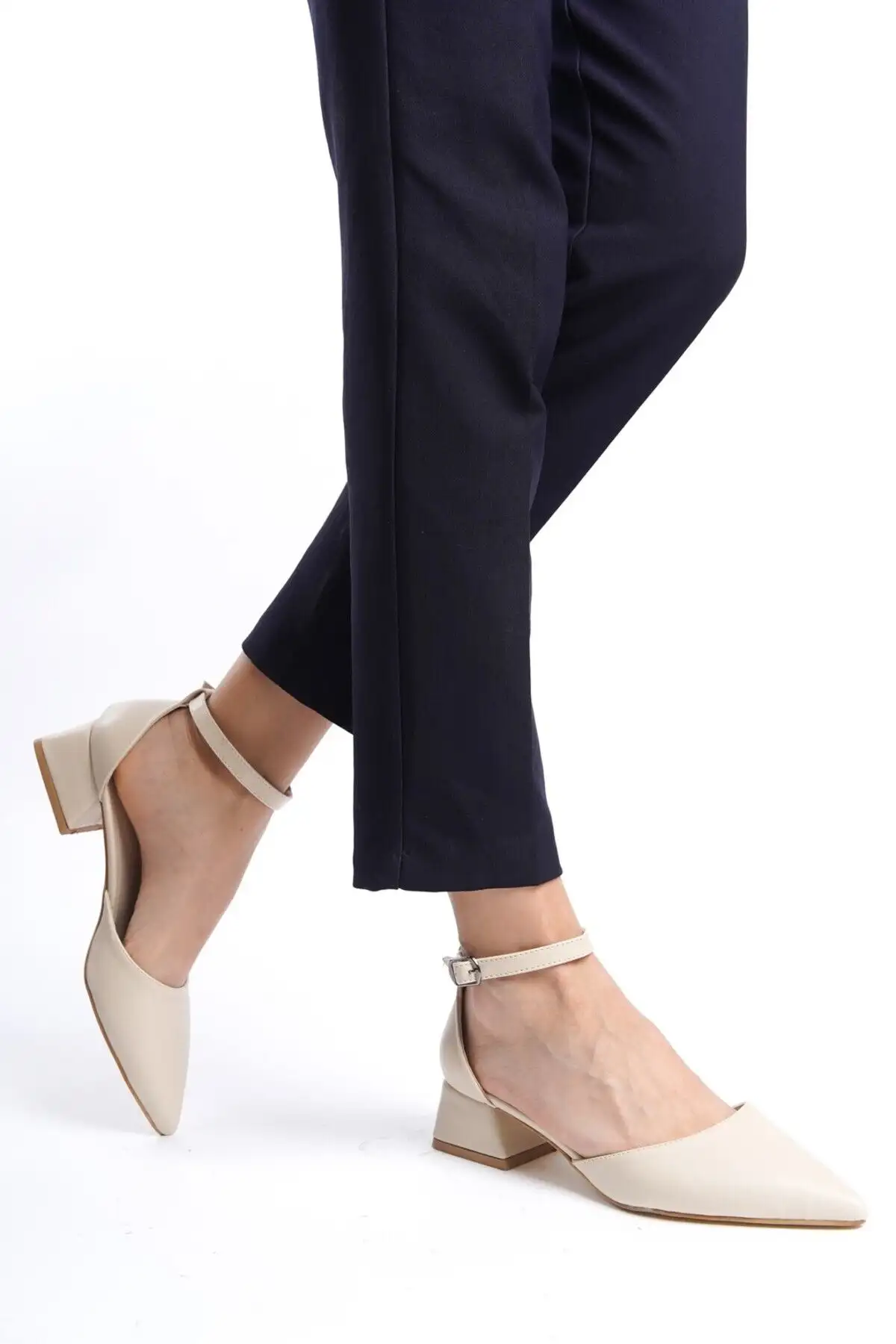 کفش اداری زنانه  پاشنه کوتاه و کلفت  ملویسا - 6255 کفش اداری زنانه پاشنه کوتاه و کلفت ملویسا - 6255