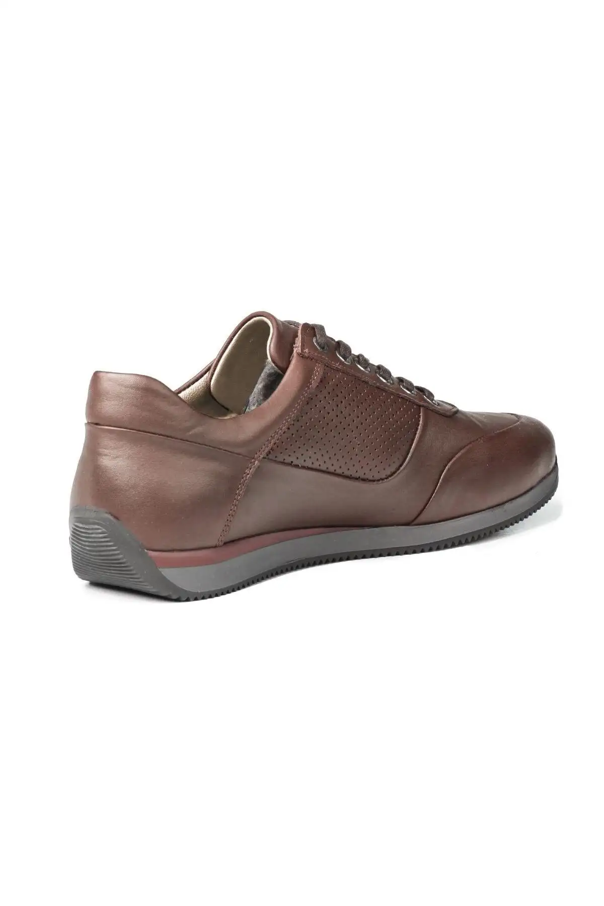 کفش سایز بزرگ مردانه  روزمره  نقطه شیر از چرم طبیعی با پشم خزدار رنگ قهوهای - 6716 کفش سایز بزرگ مردانه روزمره نقطه شیر از چرم طبیعی با پشم خزدار رنگ قهوهای - 6716