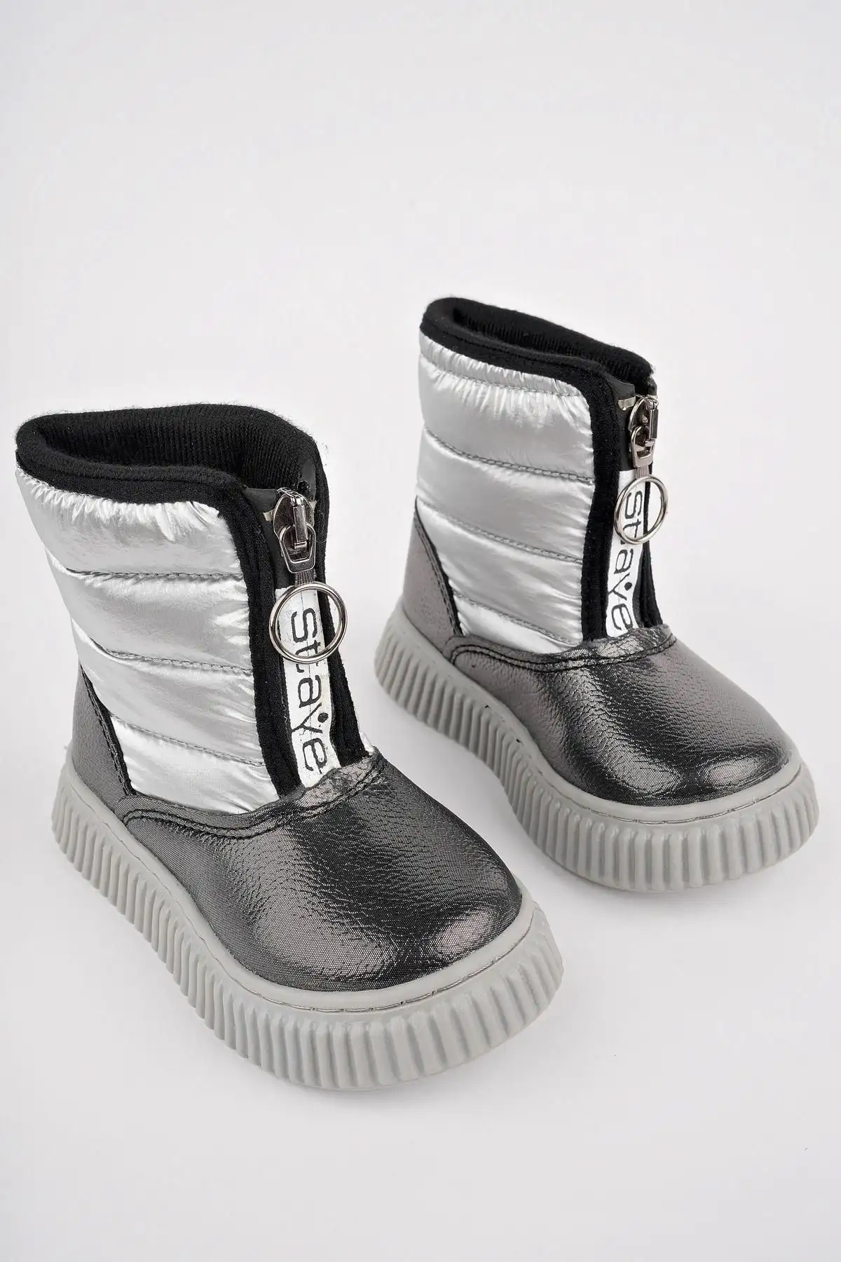 بوت بچگانه چکمه بارانی و برفی کودک با ضمانت، دارای کفی راحت و زیپ جلو و داخل فری کُرکی - 5571 بوت بچگانه چکمه بارانی و برفی کودک با ضمانت، دارای کفی راحت و زیپ جلو و داخل فری کُرکی - 5571