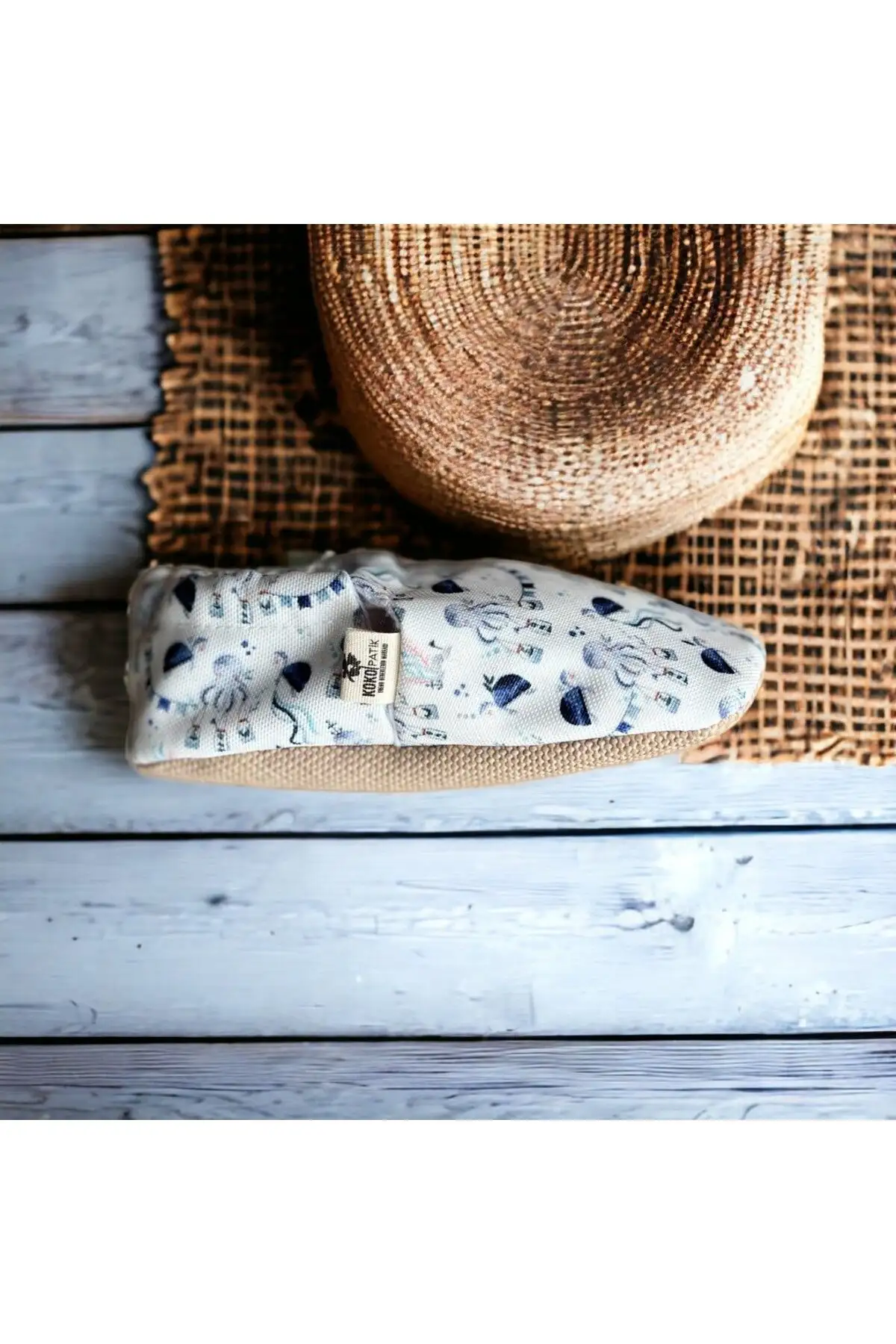 کفش نوزاد پسر 1. تابه نلغز
2. پاپوش کریش خانگی از پنبه ارگانیک
3. پاپوش با طرح ماجراجویی دریایی آبی - 5464 کفش نوزاد پسر 1. تابه نلغز 2. پاپوش کریش خانگی از پنبه ارگانیک 3. پاپوش با طرح ماجراجویی دریایی آبی - 5464