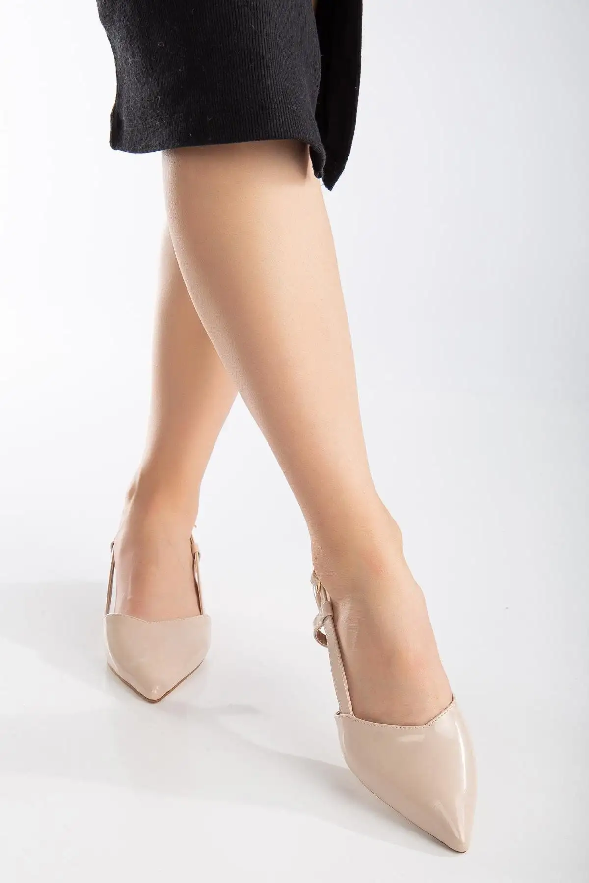 کفش پاشنه بلند زنانه  دار ۳ سانتیمتری با نوک تیز و قفلدار روگن بژ - 5762 کفش پاشنه بلند زنانه دار ۳ سانتیمتری با نوک تیز و قفلدار روگن بژ - 5762