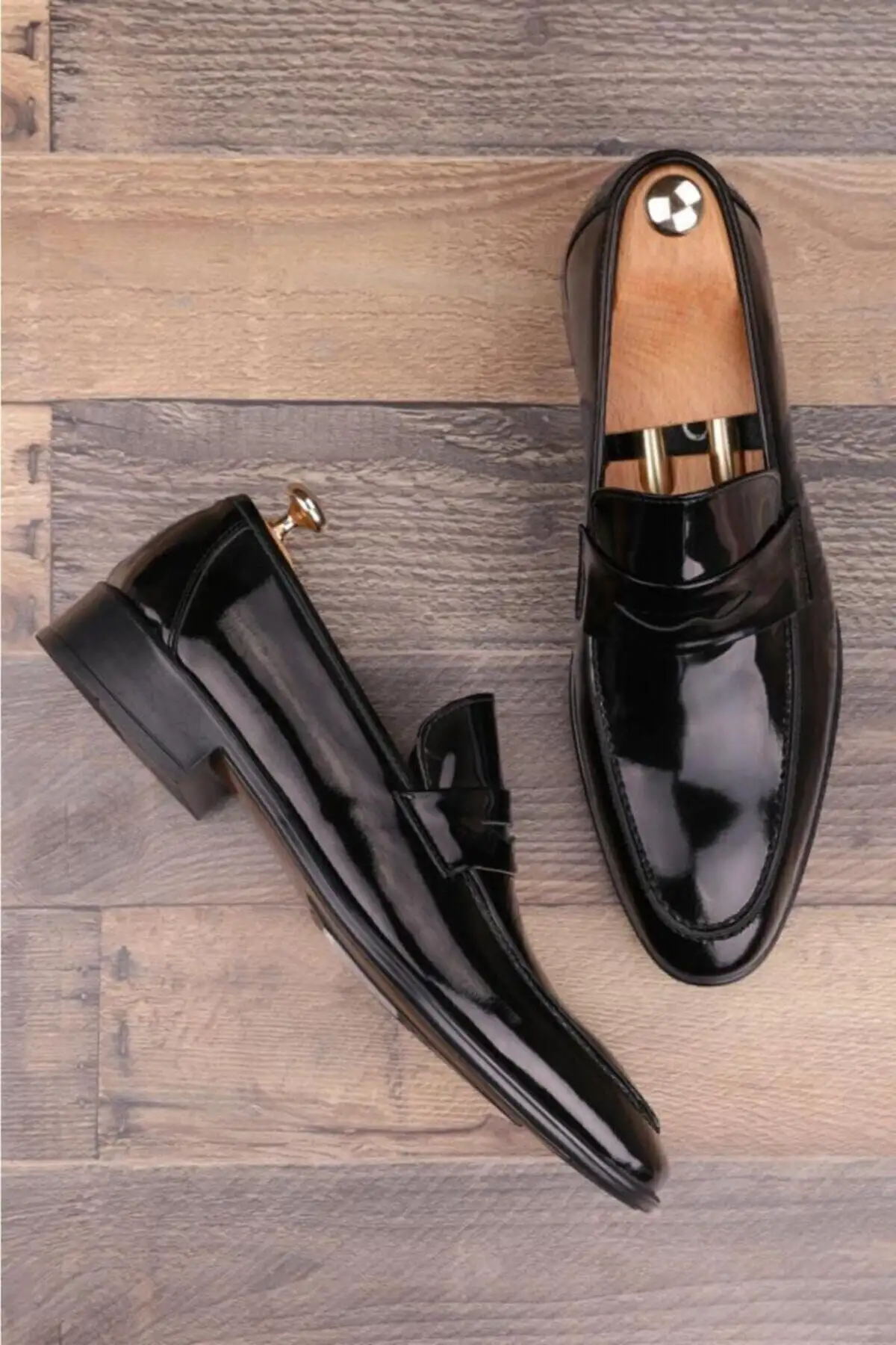 کفش رسمی مردانه  کلاسیک  چرم طبیعی مشکی براق - 7030 کفش رسمی مردانه کلاسیک چرم طبیعی مشکی براق - 7030