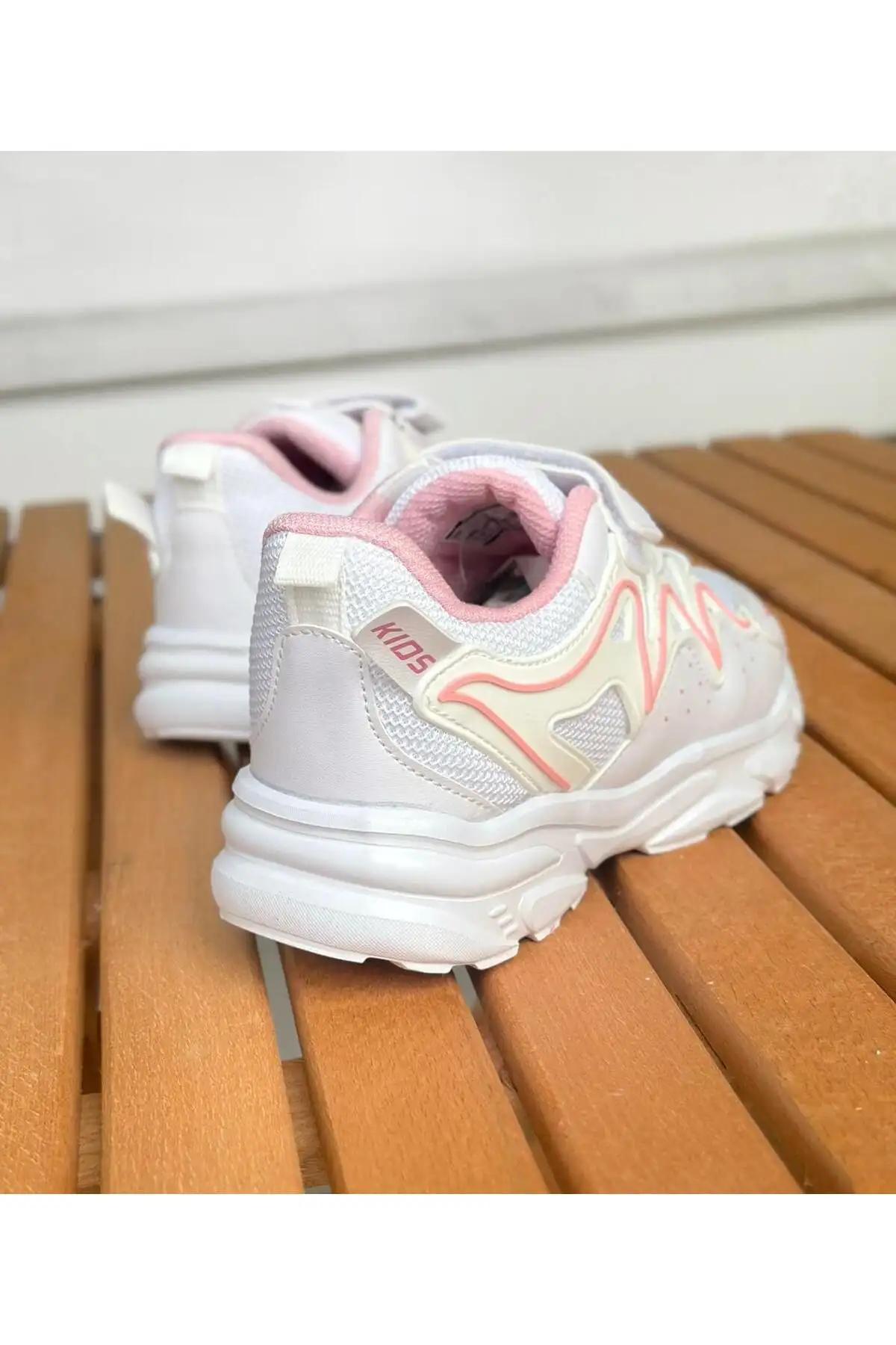 کفش دخترانه -  روزمره
-  کودک با کفی سبک
- کمرنگ ورزشی کودک - 6892 کفش دخترانه - روزمره - کودک با کفی سبک - کمرنگ ورزشی کودک - 6892