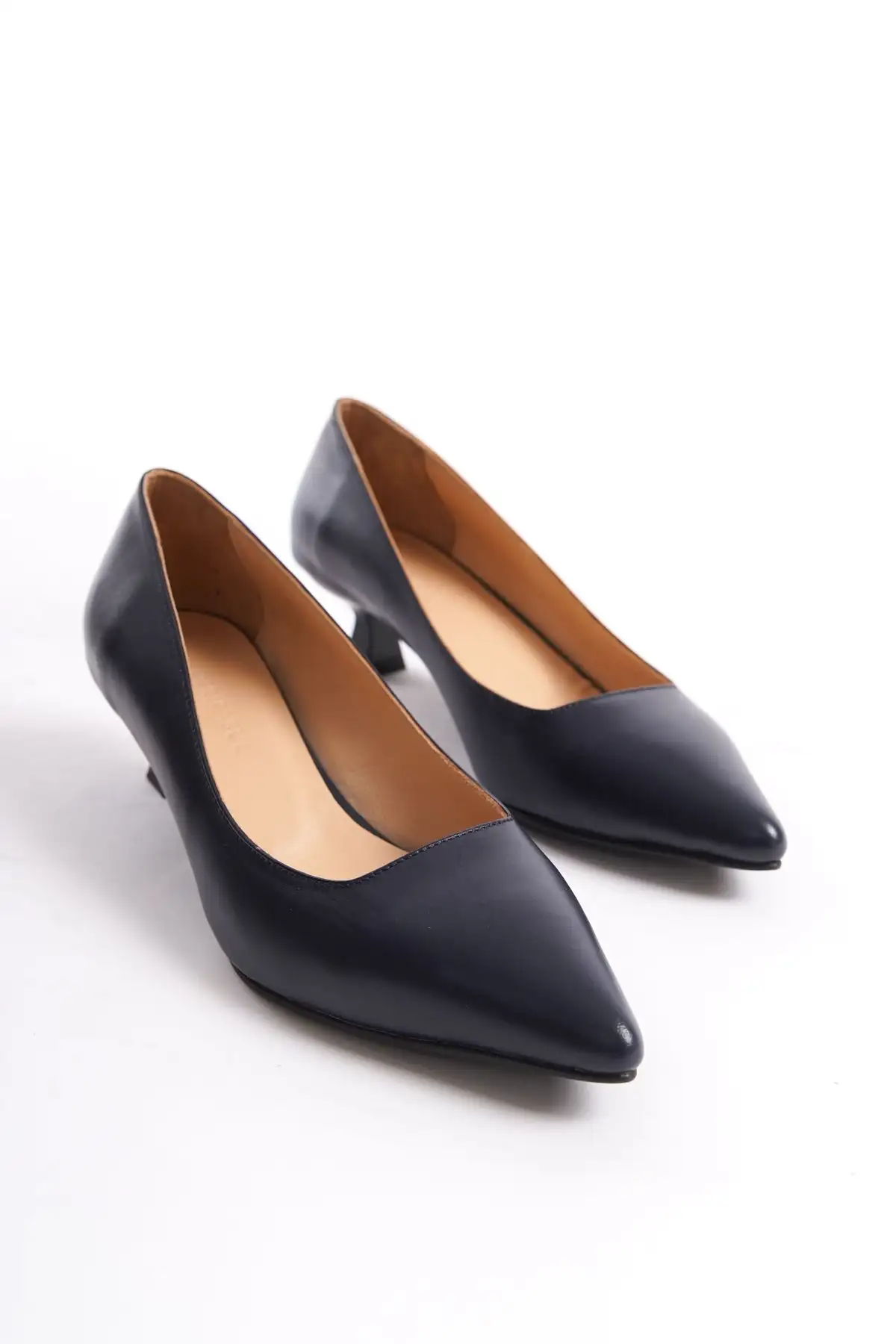 کفش اداری زنانه  پاشنه بلند  چرم اصل به رنگ سرمهای مدل Trc-63817 - 6265 کفش اداری زنانه پاشنه بلند چرم اصل به رنگ سرمهای مدل Trc-63817 - 6265