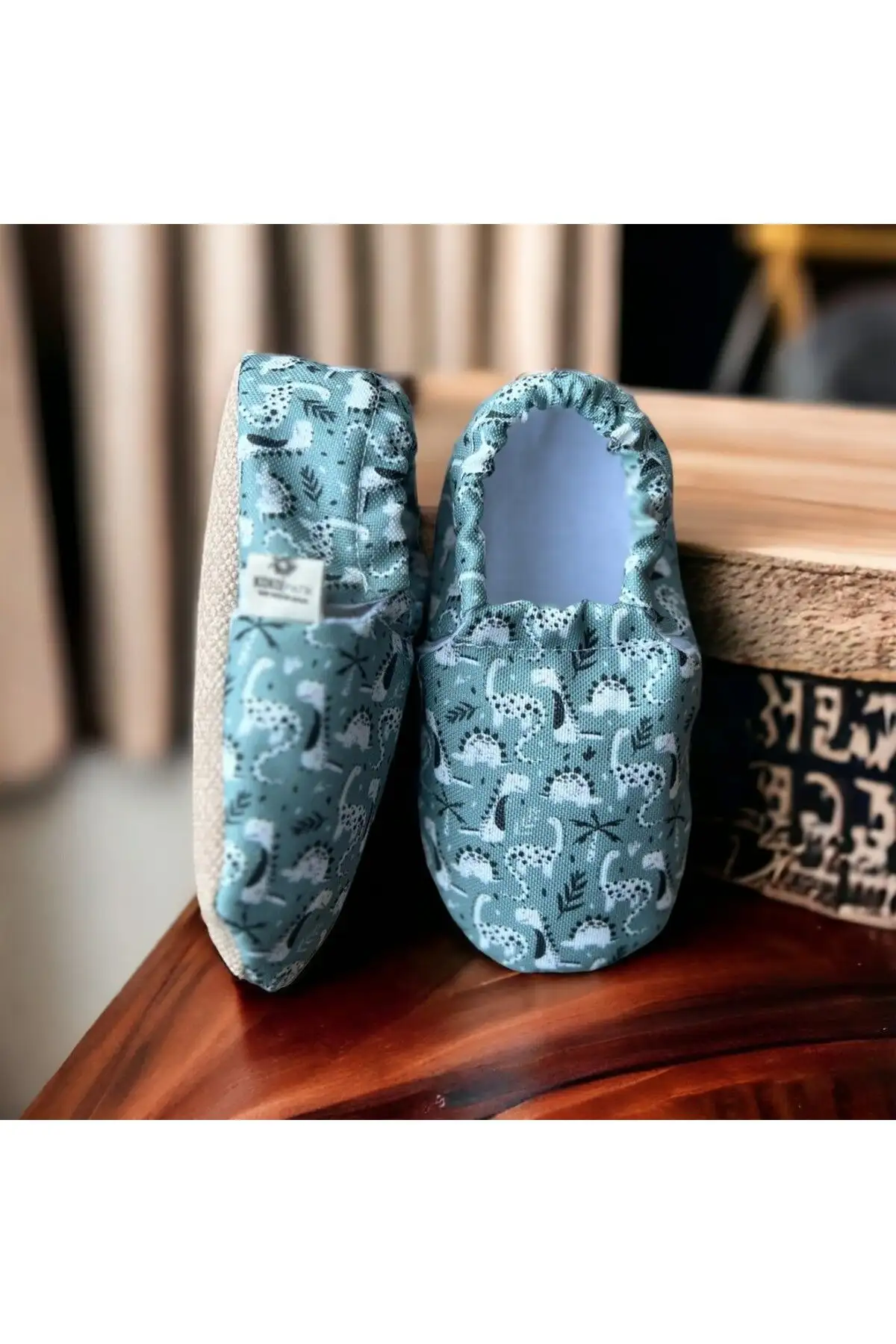 کفش نوزاد پسر پاپوش کودک ارگانیک پنبهای دایناسور سبز - 5472 کفش نوزاد پسر پاپوش کودک ارگانیک پنبهای دایناسور سبز - 5472