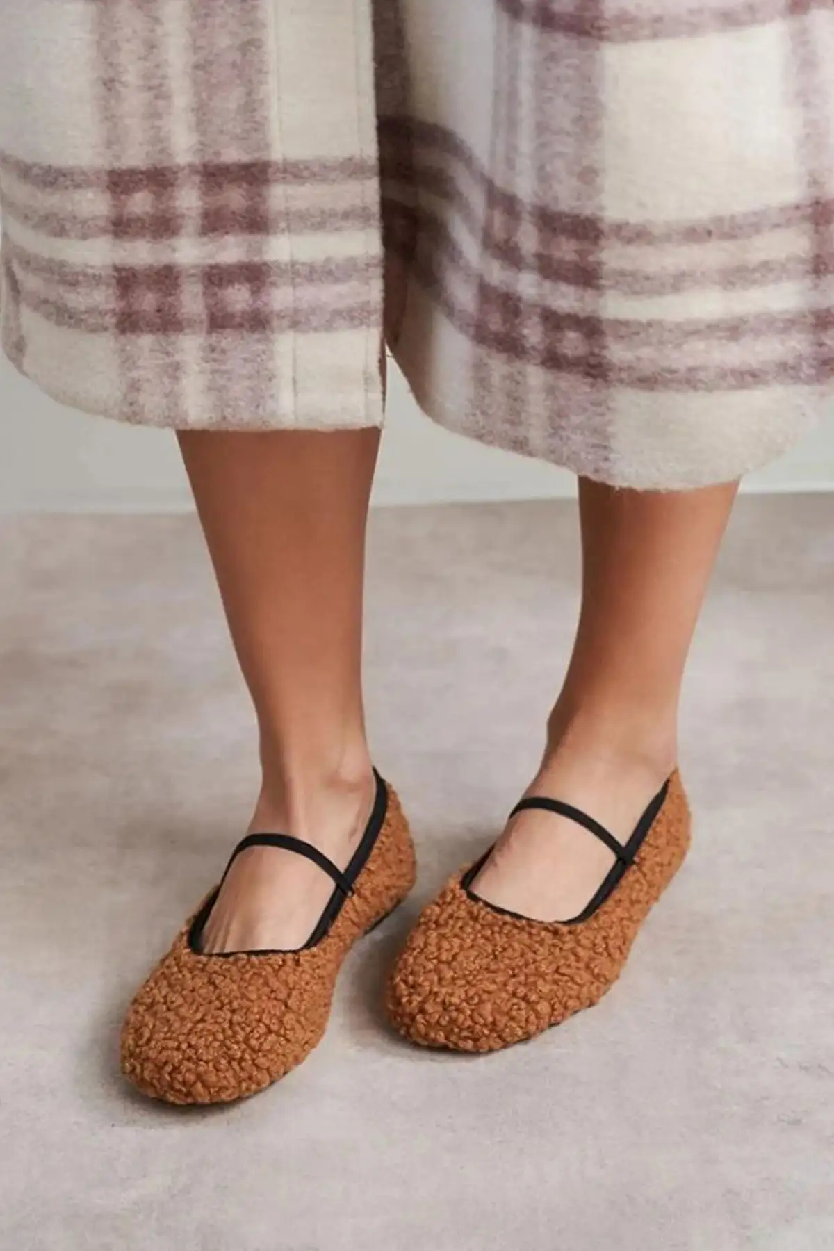 کفش ورزشی روزمره  باله  زنانه مدل تابی ماری جین تدی با بند تک، راحت و نرم، سبک و مناسب برای استفاده . - 5554 کفش ورزشی روزمره باله زنانه مدل تابی ماری جین تدی با بند تک، راحت و نرم، سبک و مناسب برای استفاده . - 5554